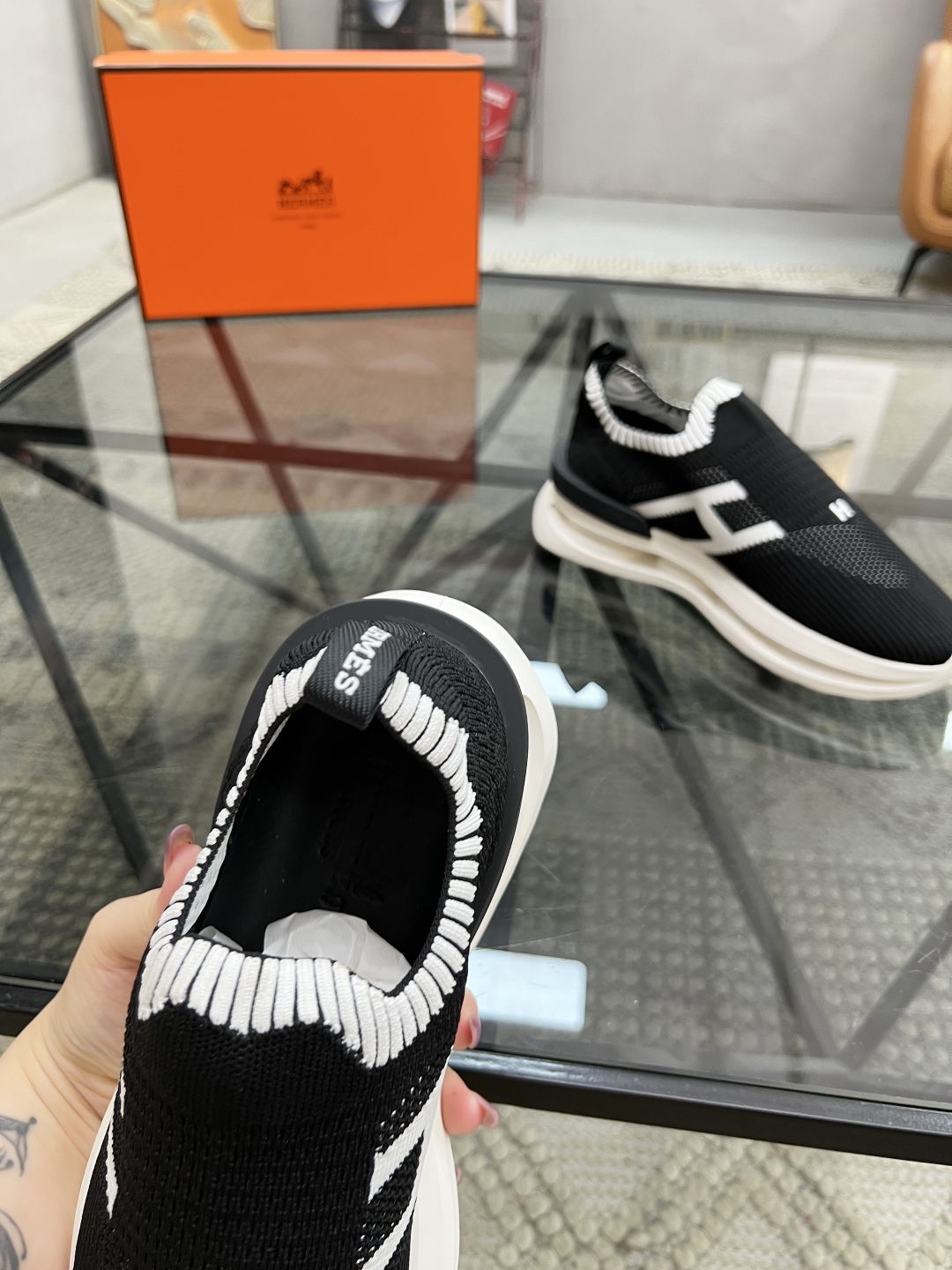  H 🔍顶级代购🇮🇹 爱 炸街男神新品来袭，超人气爆款专柜新款，原厂配置意大利进口飞织面料，高品质拼接复