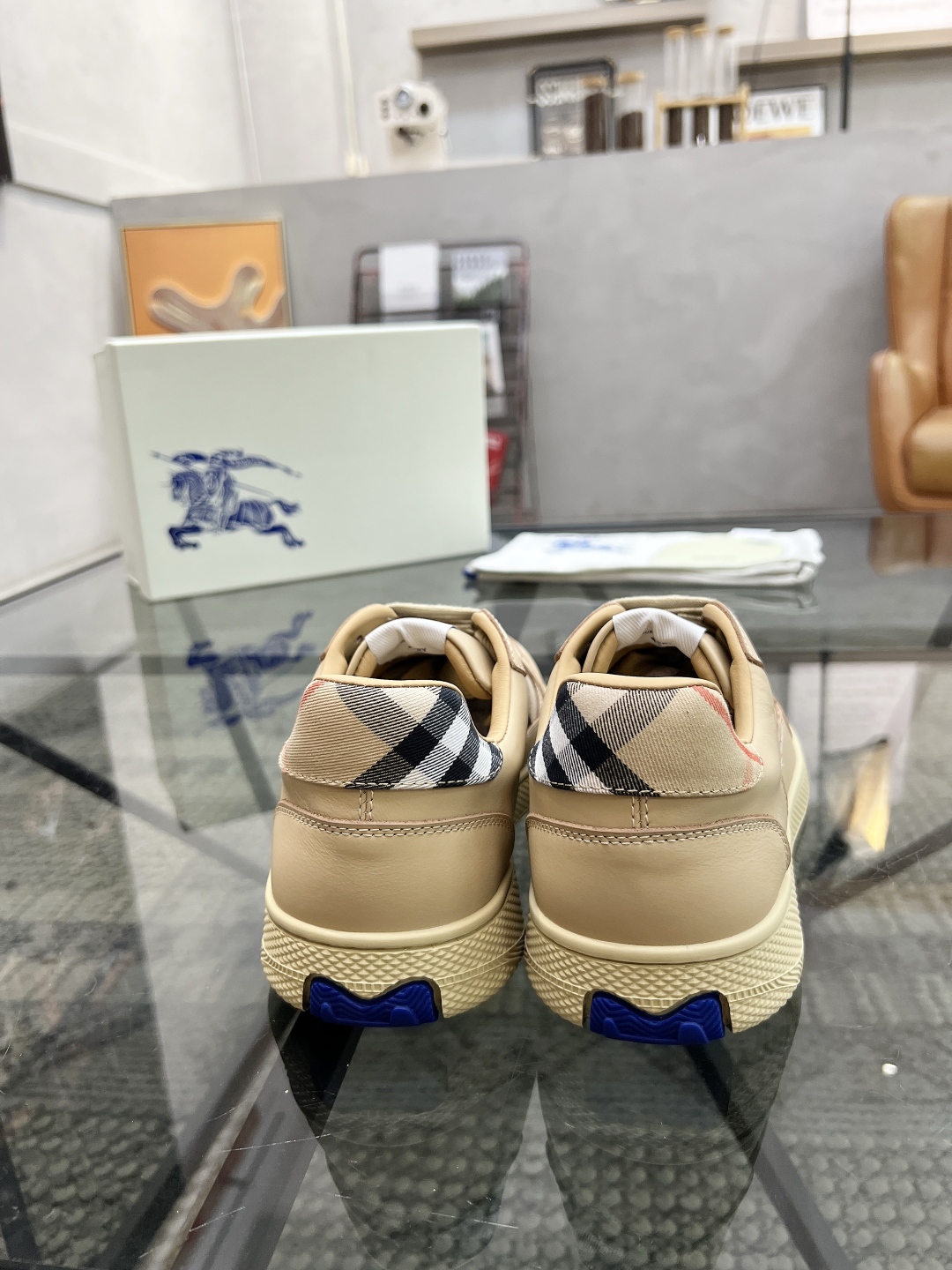  B 🔍顶级代购🇮🇹 巴 炸街男神官网新品专柜同步发售原厂配置，意大利进口牛皮搭配格子布面料，超舒适透气