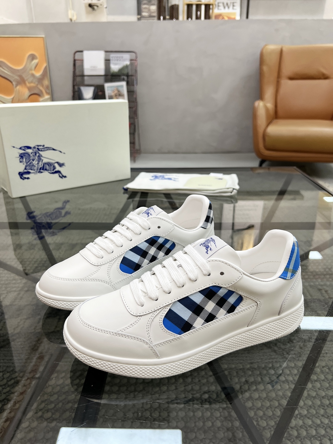  B 🔍顶级代购🇮🇹 巴 炸街男神官网新品专柜同步发售原厂配置，意大利进口牛皮搭配格子布面料，超舒适透气
