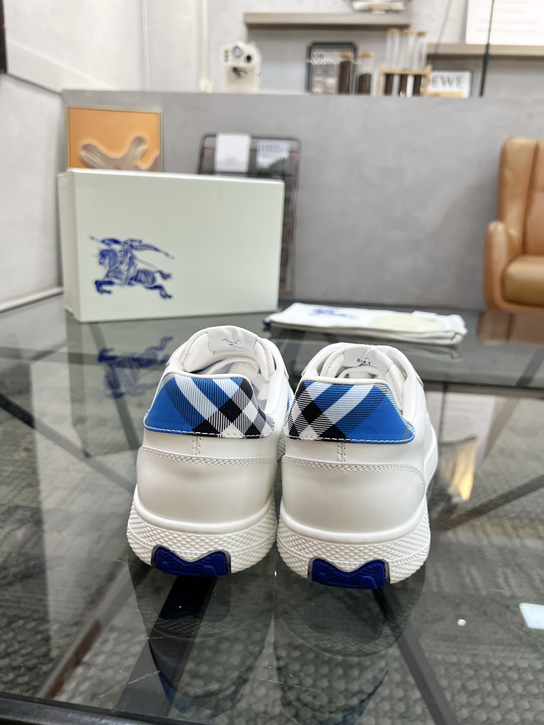  B 🔍顶级代购🇮🇹 巴 炸街男神官网新品专柜同步发售原厂配置，意大利进口牛皮搭配格子布面料，超舒适透气