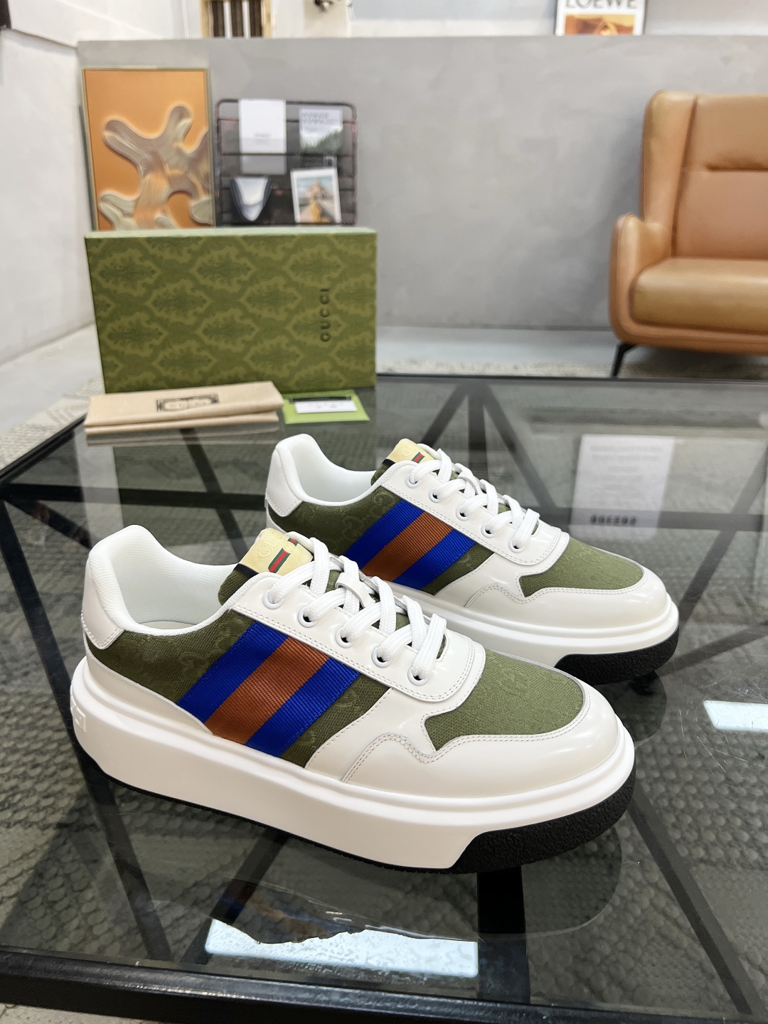  G 🔍顶级代购🇮🇹 古 炸街男神新品来袭，超人气爆款专柜新款，原厂配置意大利进口牛皮搭配印花布面料，高