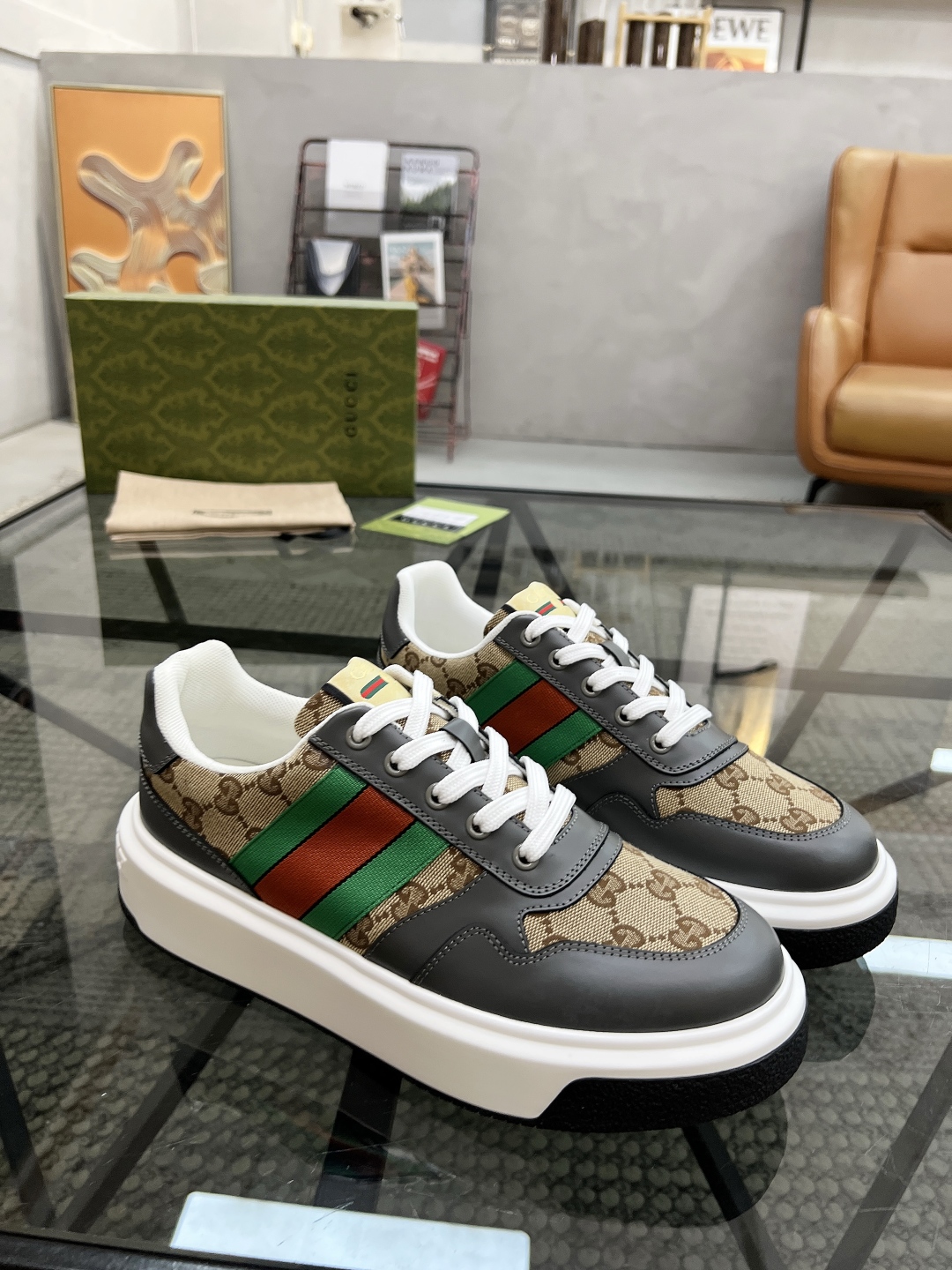 G 🔍顶级代购🇮🇹 古 炸街男神新品来袭，超人气爆款专柜新款，原厂配置意大利进口牛皮搭配印花布面料，高