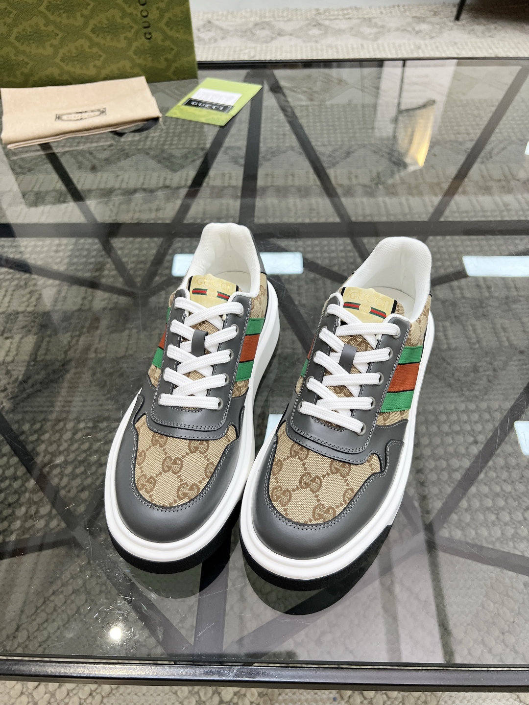  G 🔍顶级代购🇮🇹 古 炸街男神新品来袭，超人气爆款专柜新款，原厂配置意大利进口牛皮搭配印花布面料，高
