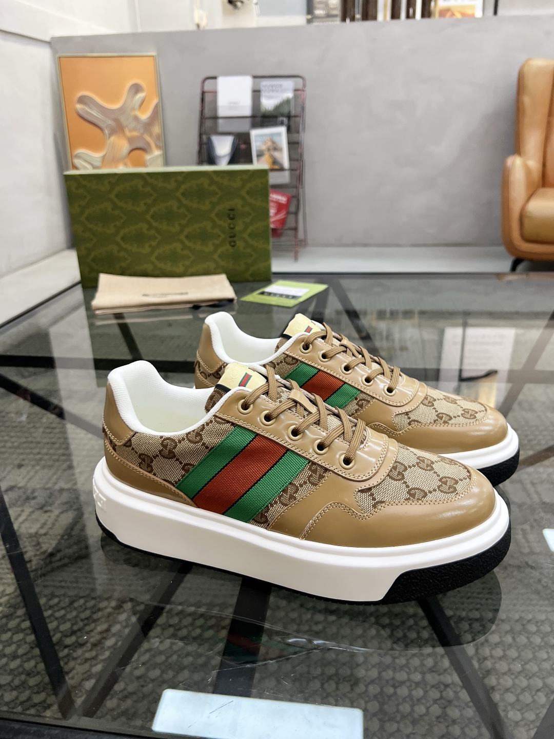  G 🔍顶级代购🇮🇹 古 炸街男神新品来袭，超人气爆款专柜新款，原厂配置意大利进口牛皮搭配印花布面料，高