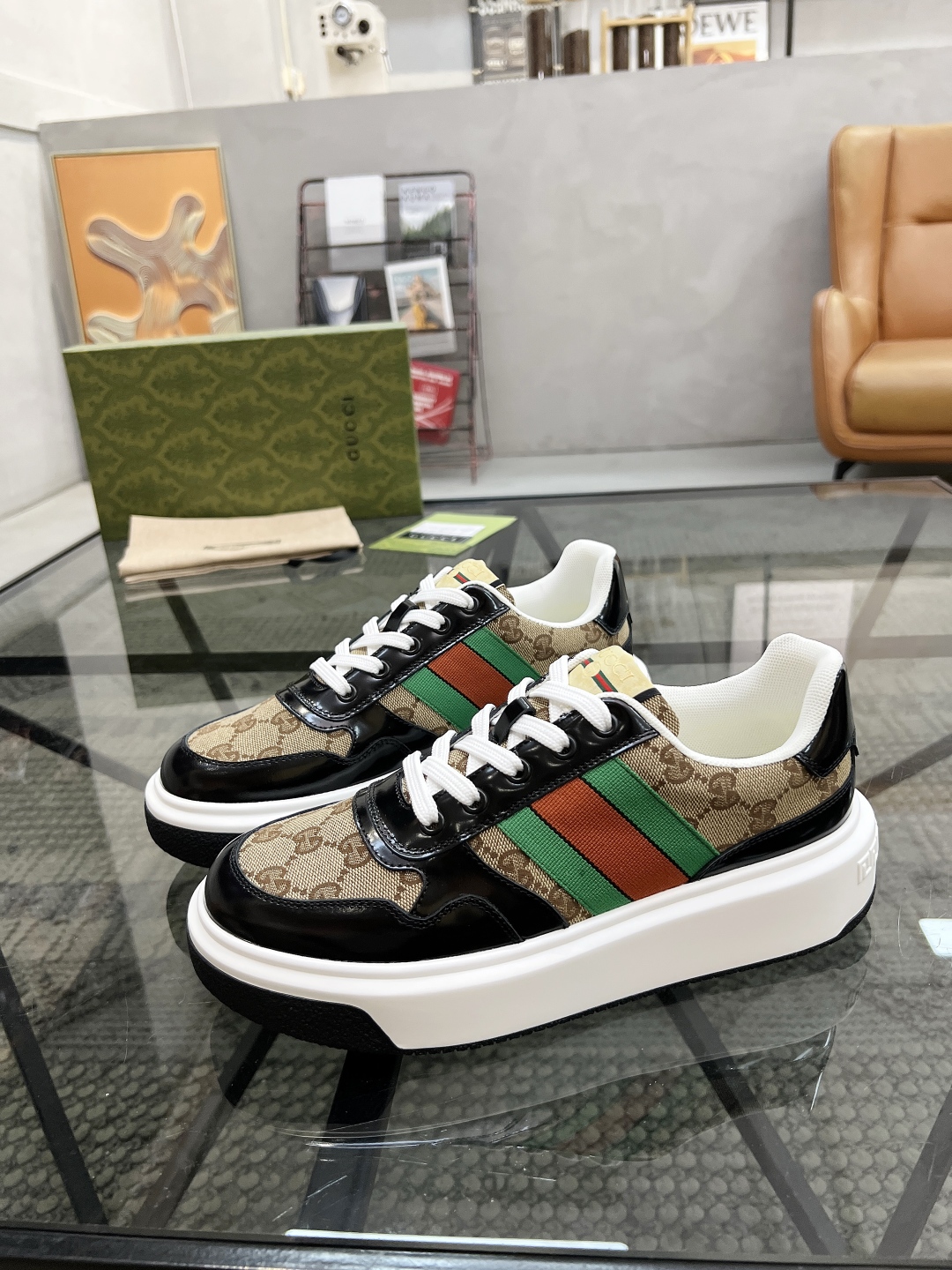  G 🔍顶级代购🇮🇹 古 炸街男神新品来袭，超人气爆款专柜新款，原厂配置意大利进口牛皮搭配印花布面料，高