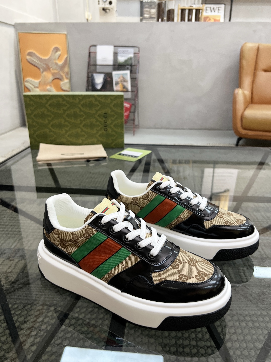  G 🔍顶级代购🇮🇹 古 炸街男神新品来袭，超人气爆款专柜新款，原厂配置意大利进口牛皮搭配印花布面料，高