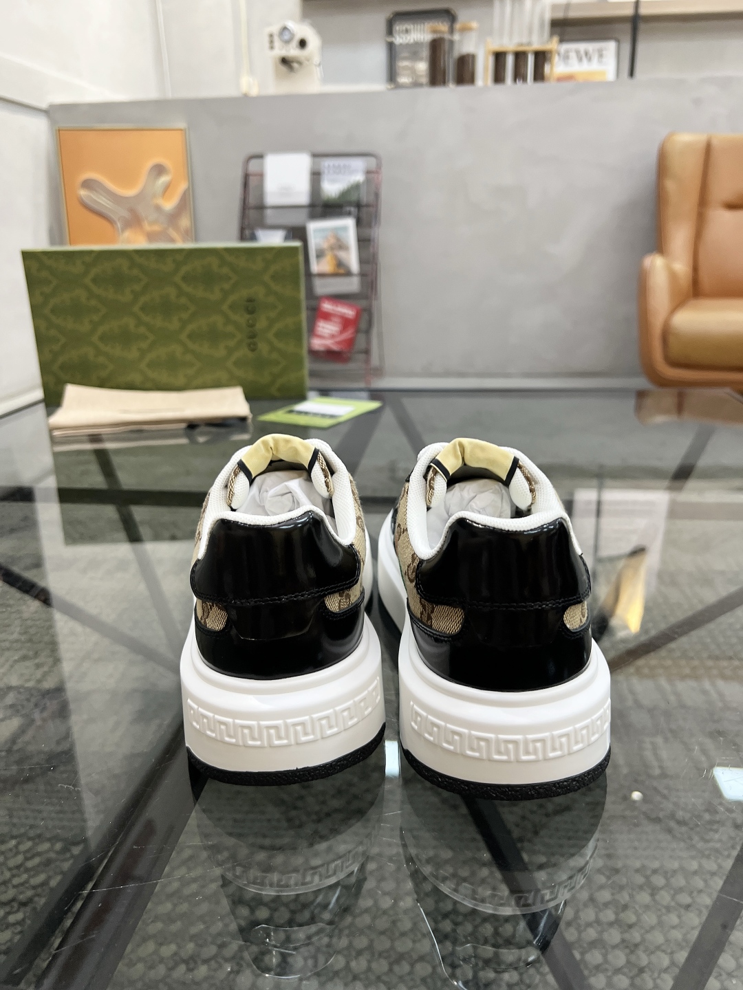  G 🔍顶级代购🇮🇹 古 炸街男神新品来袭，超人气爆款专柜新款，原厂配置意大利进口牛皮搭配印花布面料，高