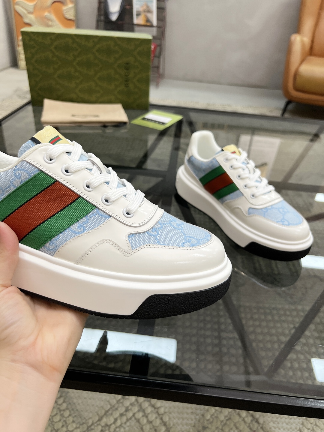  G 🔍顶级代购🇮🇹 古 炸街男神新品来袭，超人气爆款专柜新款，原厂配置意大利进口牛皮搭配印花布面料，高