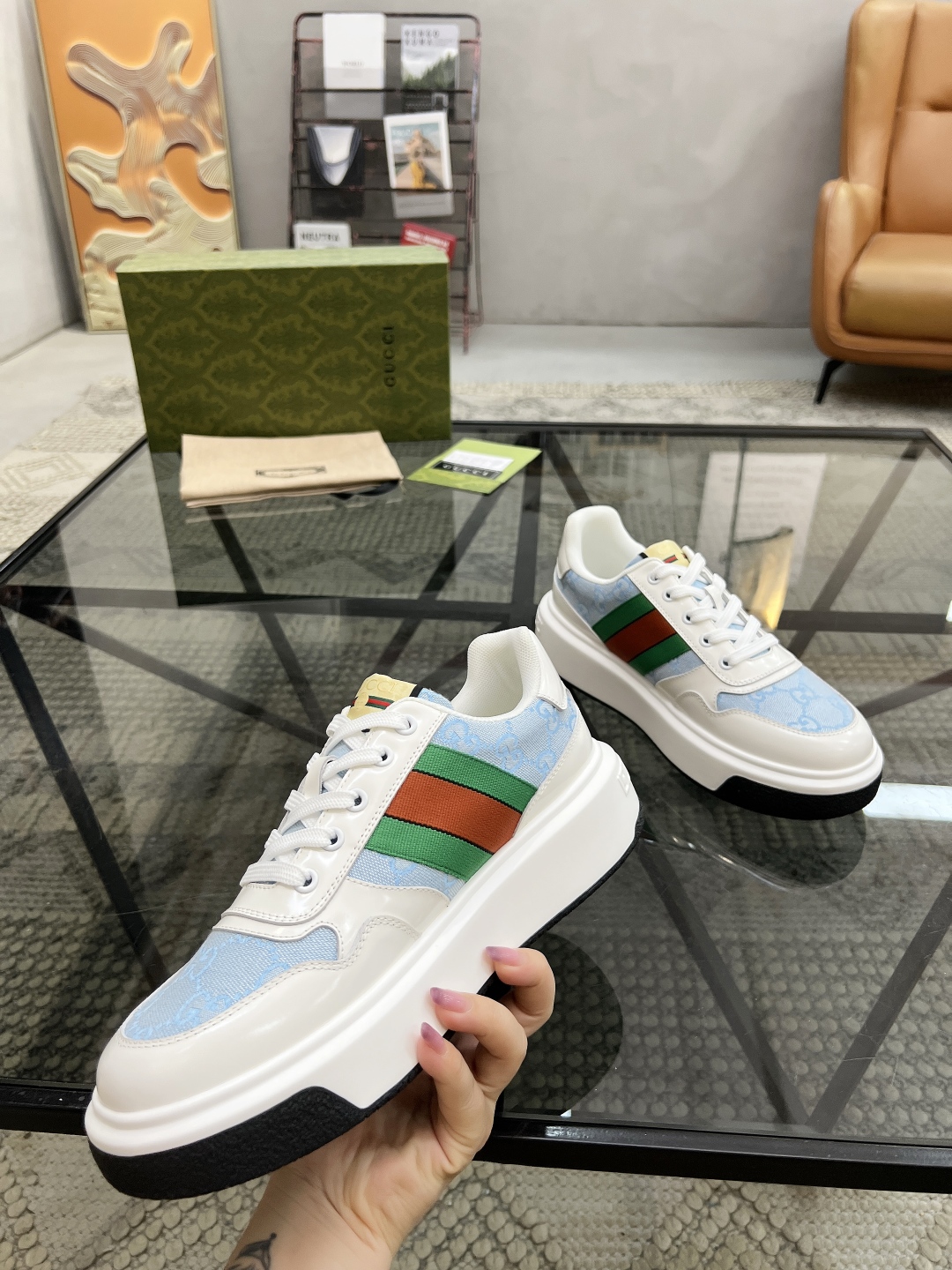  G 🔍顶级代购🇮🇹 古 炸街男神新品来袭，超人气爆款专柜新款，原厂配置意大利进口牛皮搭配印花布面料，高