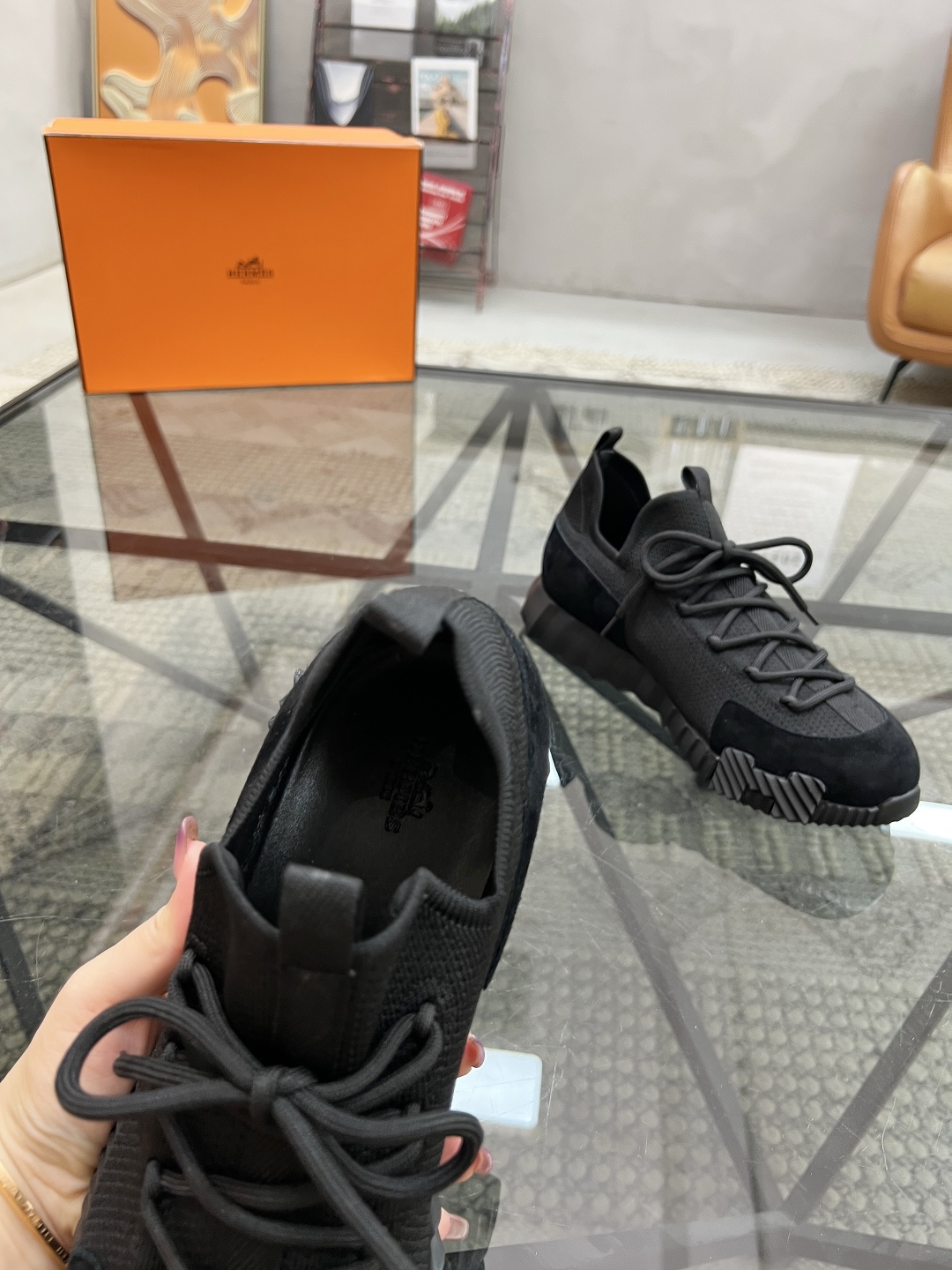  H 🔍顶级代购🇮🇹 爱 超人气男神运动鞋新品来袭专柜同步发售原厂配置，意大利进口原版牛皮搭飞织面料，透