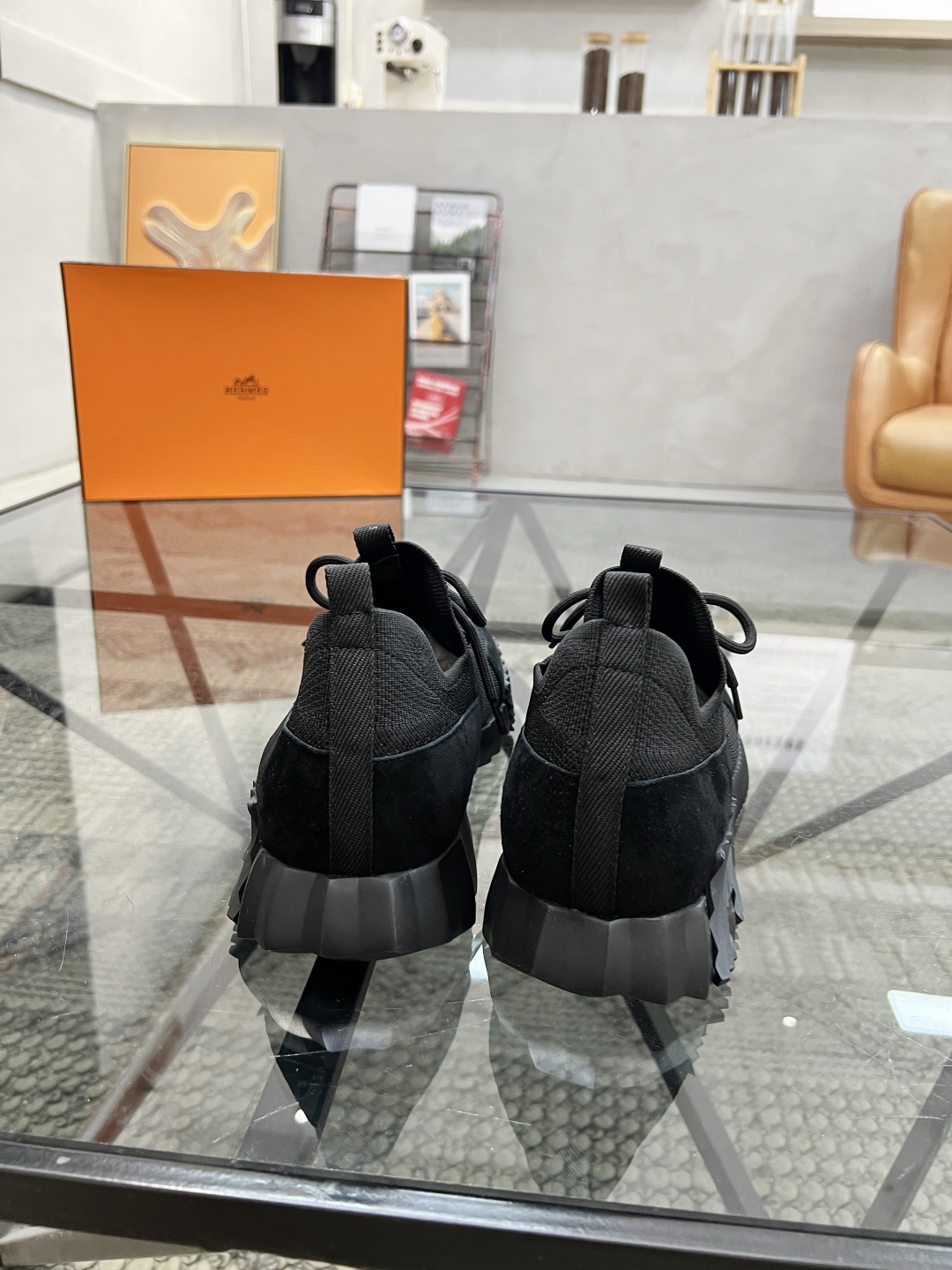 H 🔍顶级代购🇮🇹 爱 超人气男神运动鞋新品来袭专柜同步发售原厂配置，意大利进口原版牛皮搭飞织面料，透
