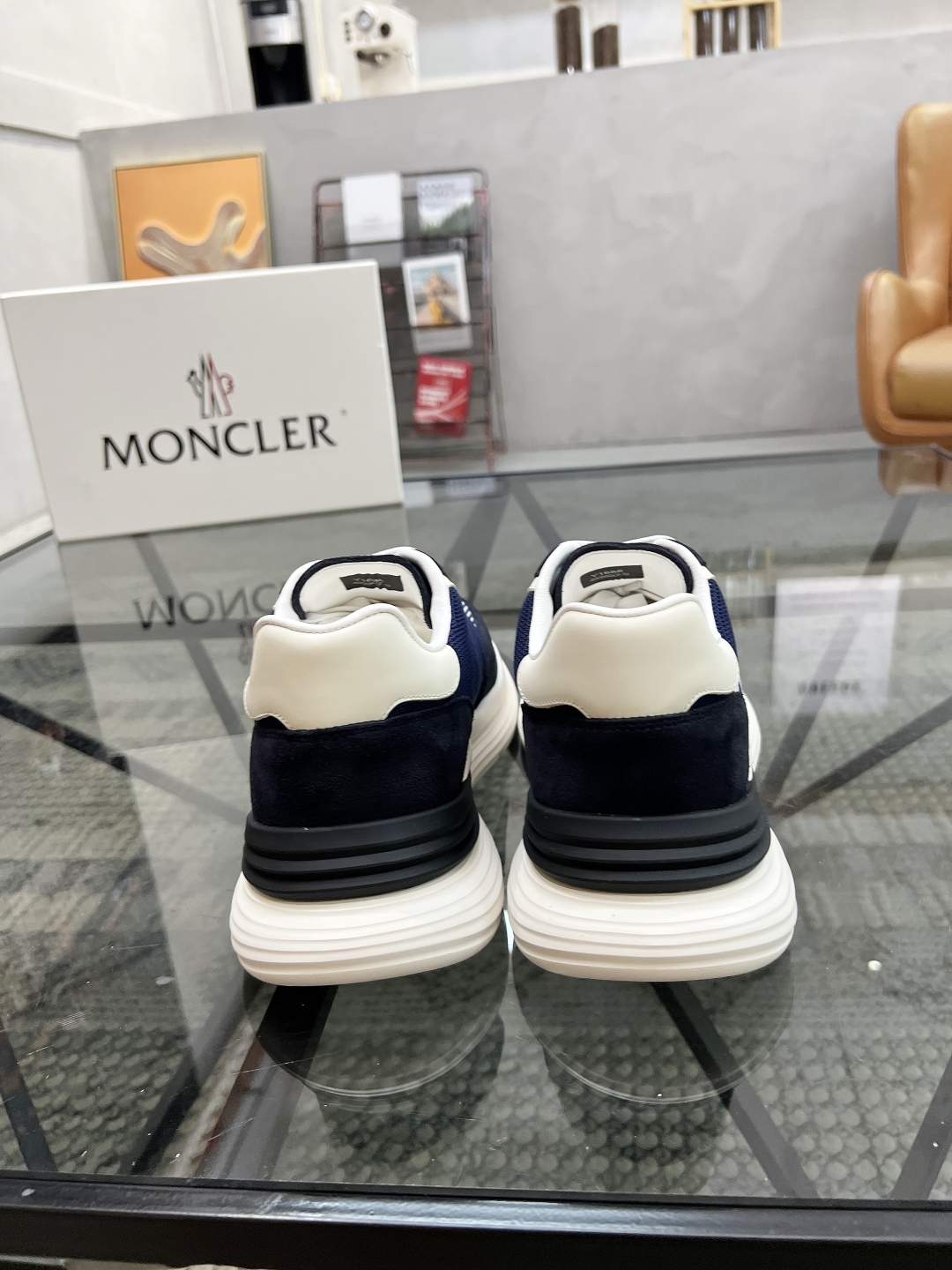  M 🔍顶级代购🇮🇹 蒙 炸街男神爆款超人气休闲运动鞋，新品专柜同步，鞋面意大利原版进口牛皮搭配飞织面料