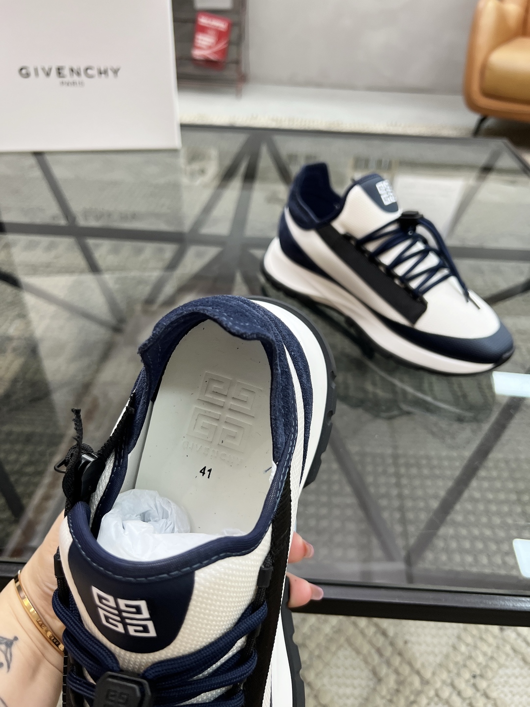  J 🔍顶级代购🇮🇹 纪 炸街男神休闲运动鞋新品专柜同步原厂配置，意大利进口定制牛皮搭配网布面料，高品质