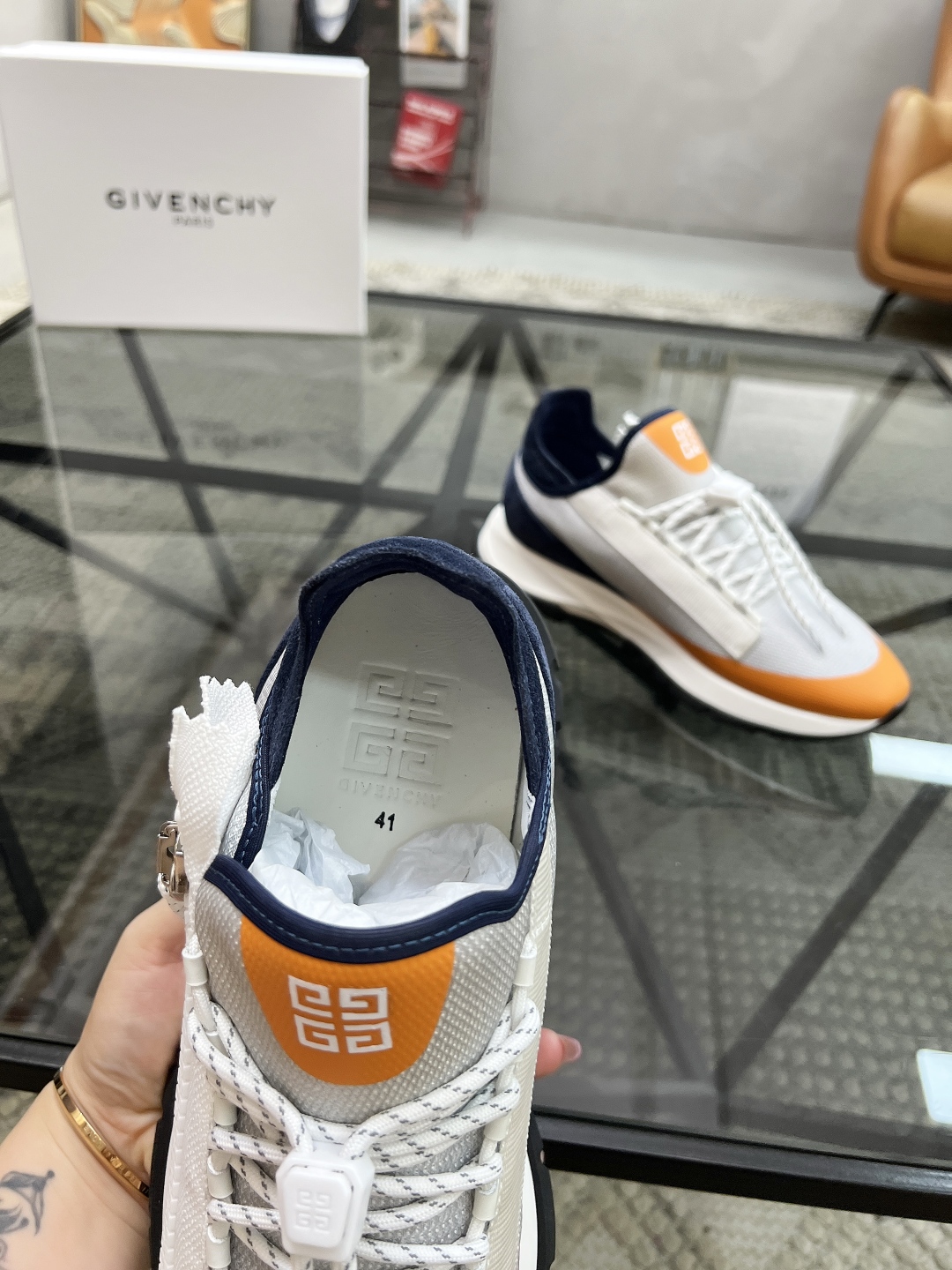  J 🔍顶级代购🇮🇹 纪 炸街男神休闲运动鞋新品专柜同步原厂配置，意大利进口定制牛皮搭配网布面料，高品质