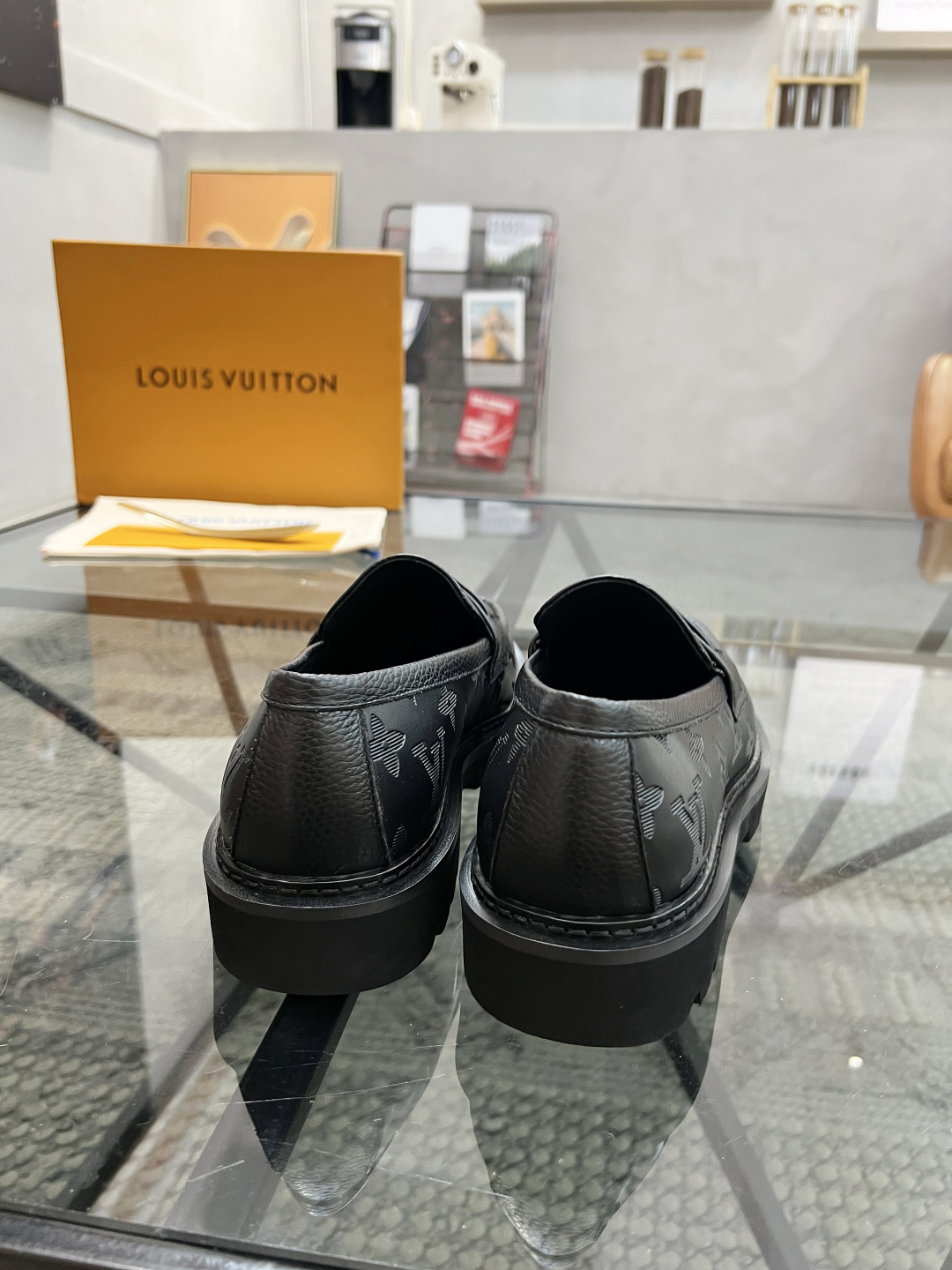  L 🔍顶级代购🇮🇹 路 炸街男神增高套脚皮鞋新品来袭专柜同步发售原厂配置，意大利进口牛皮面料，高端大气