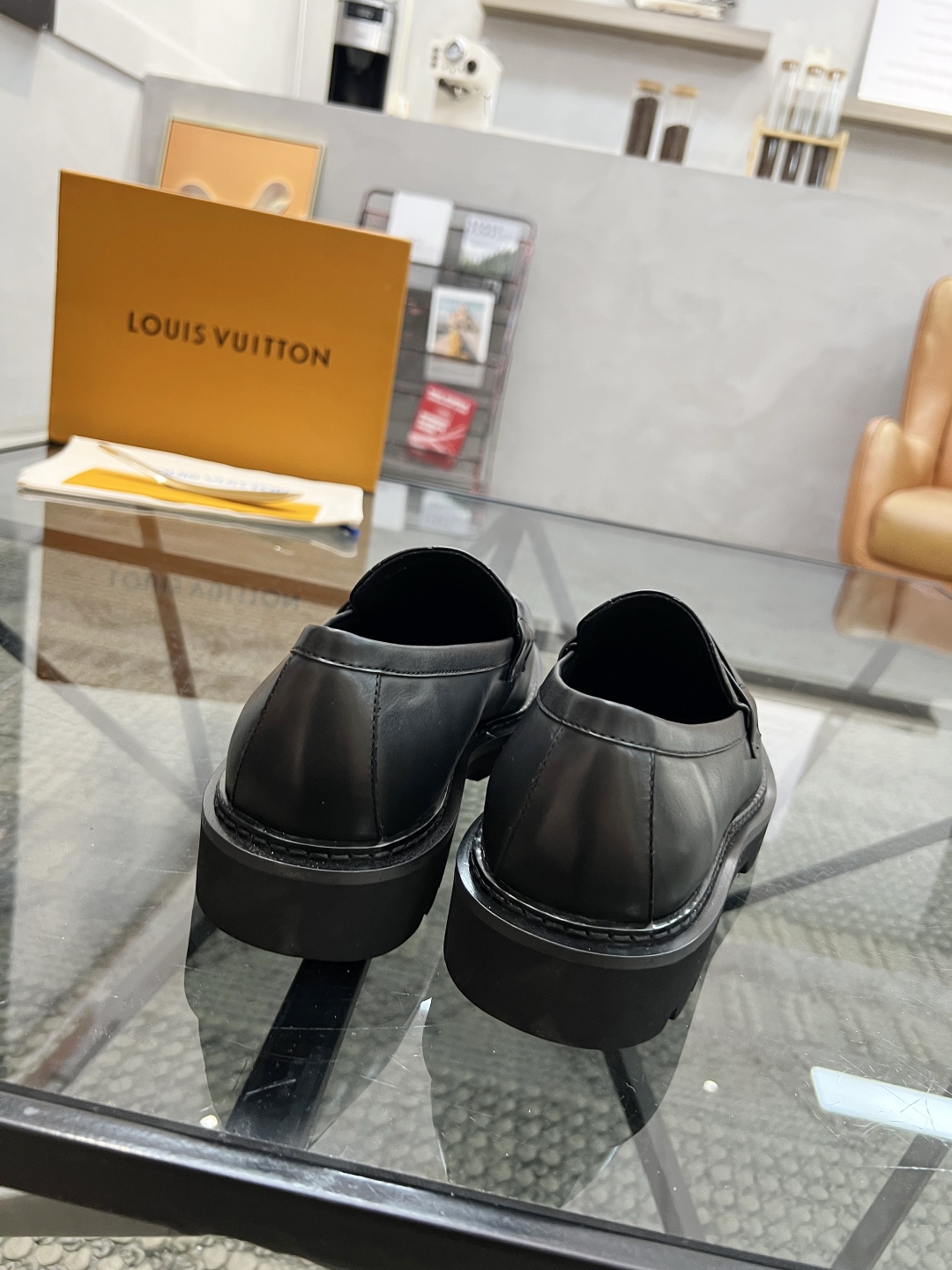  L 🔍顶级代购🇮🇹 路 炸街男神增高套脚皮鞋新品来袭专柜同步发售原厂配置，意大利进口牛皮面料，高端大气