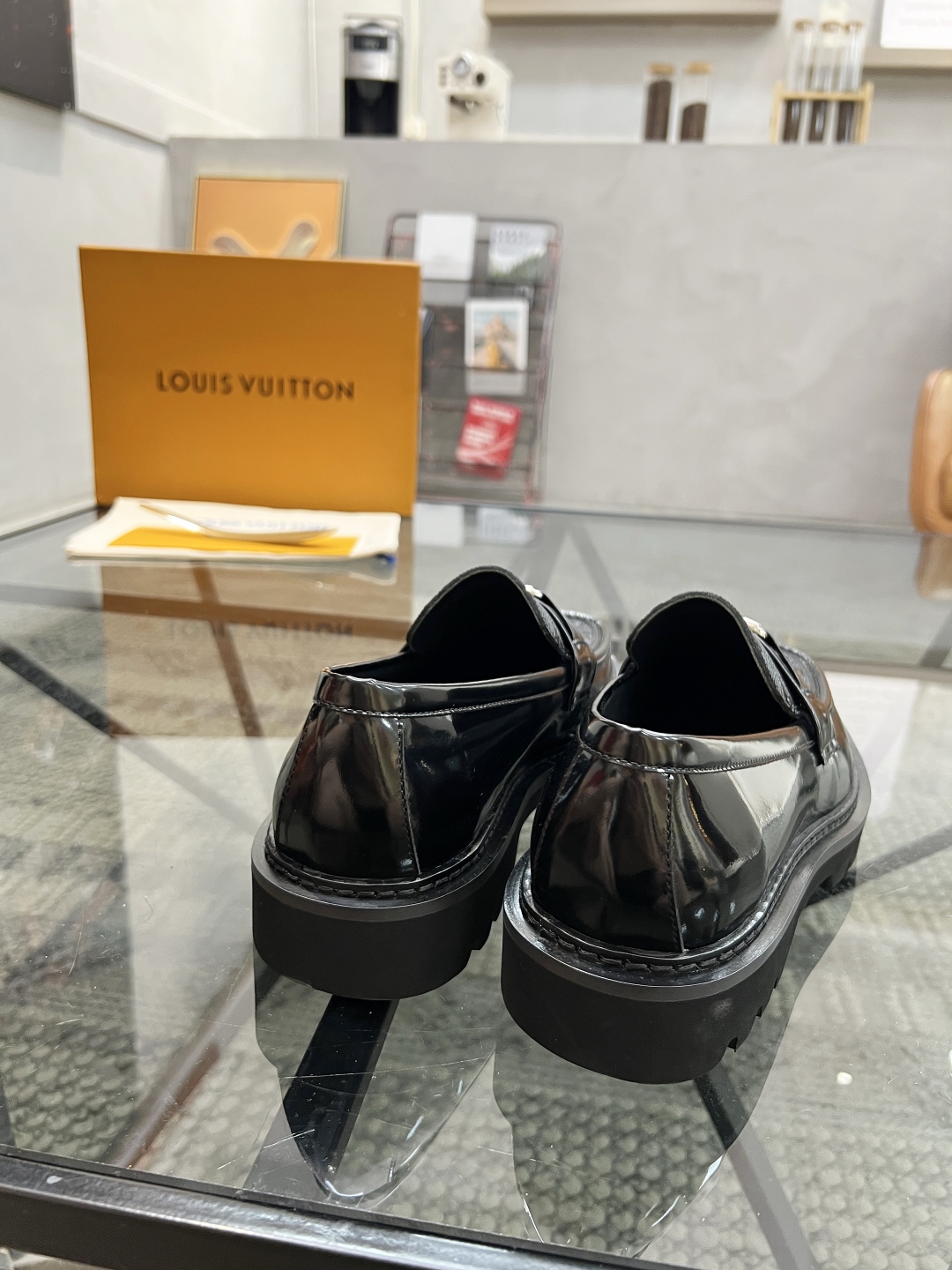  L 🔍顶级代购🇮🇹 路 炸街男神增高套脚皮鞋新品来袭专柜同步发售原厂配置，意大利进口牛皮面料，高端大气