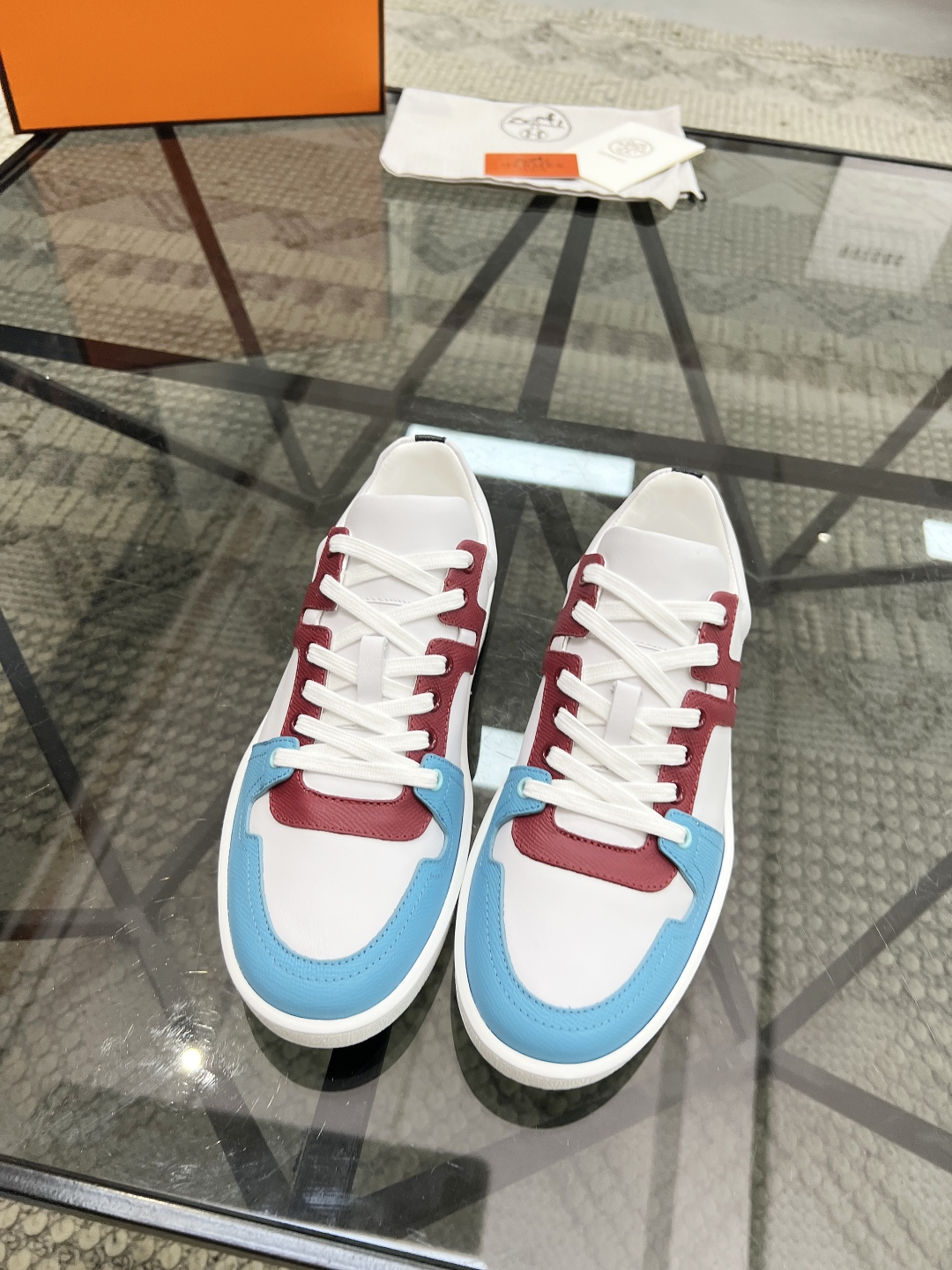  H 🔍顶级代购🇮🇹 爱 超人气男神运动鞋新品来袭专柜同步发售原厂配置，意大利进口原版牛皮面料，透气舒适