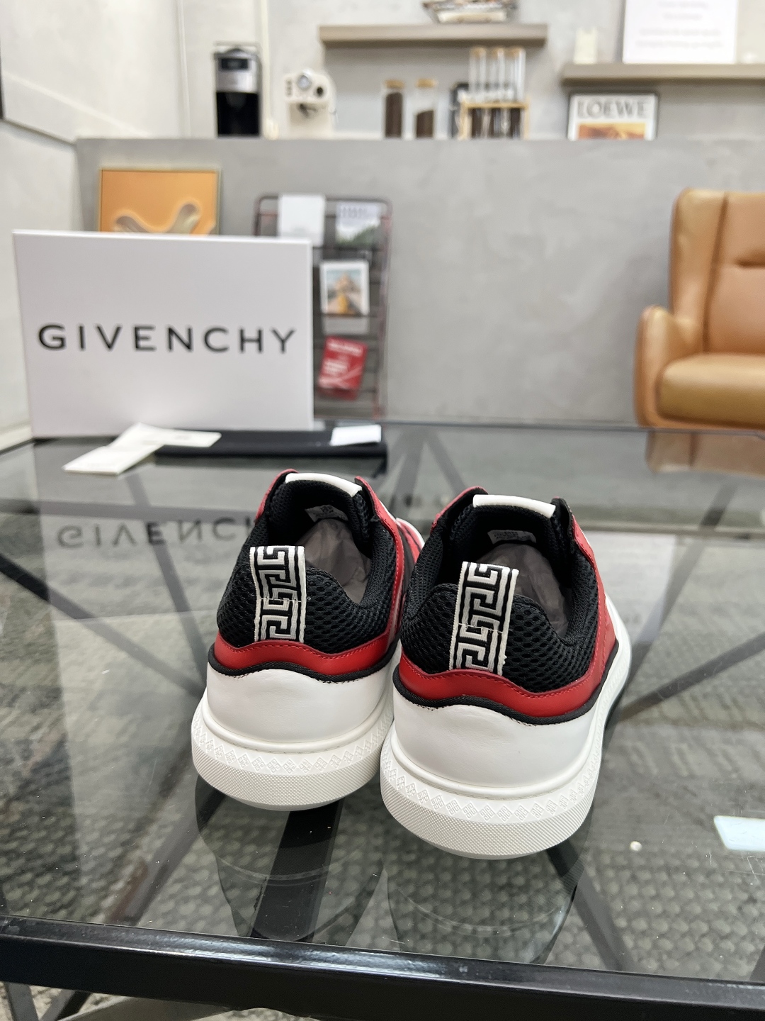  J 🔍顶级代购🇮🇹 纪 炸街男神新品专柜同步原厂配置，意大利进口牛皮搭配网布面料，全鞋配件私模打造，潮
