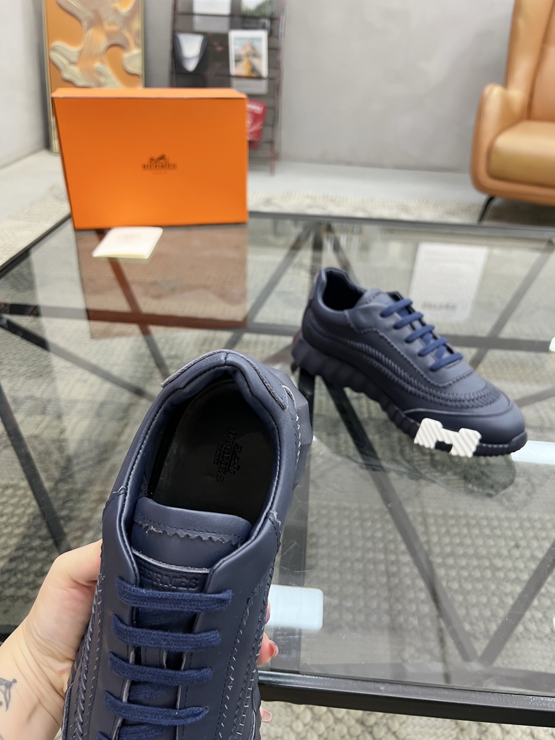 H 🔍顶级代购🇮🇹 爱 超人气男神运动鞋新品来袭专柜同步发售原厂配置，意大利进口原版牛皮面料，编织拼接