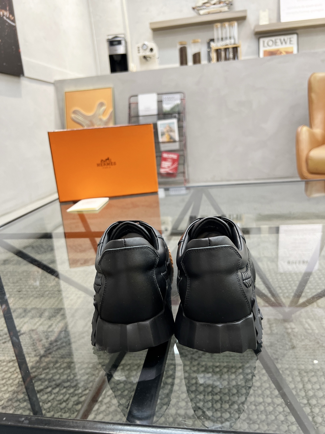  H 🔍顶级代购🇮🇹 爱 超人气男神运动鞋新品来袭专柜同步发售原厂配置，意大利进口原版牛皮面料，编织拼接