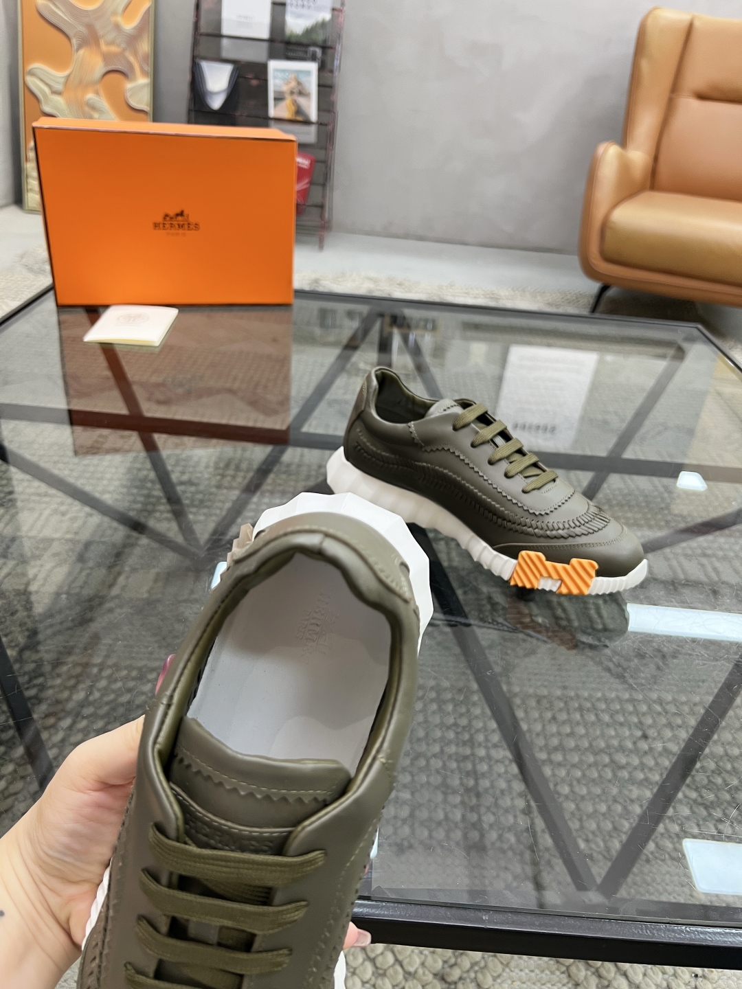  H 🔍顶级代购🇮🇹 爱 超人气男神运动鞋新品来袭专柜同步发售原厂配置，意大利进口原版牛皮面料，编织拼接