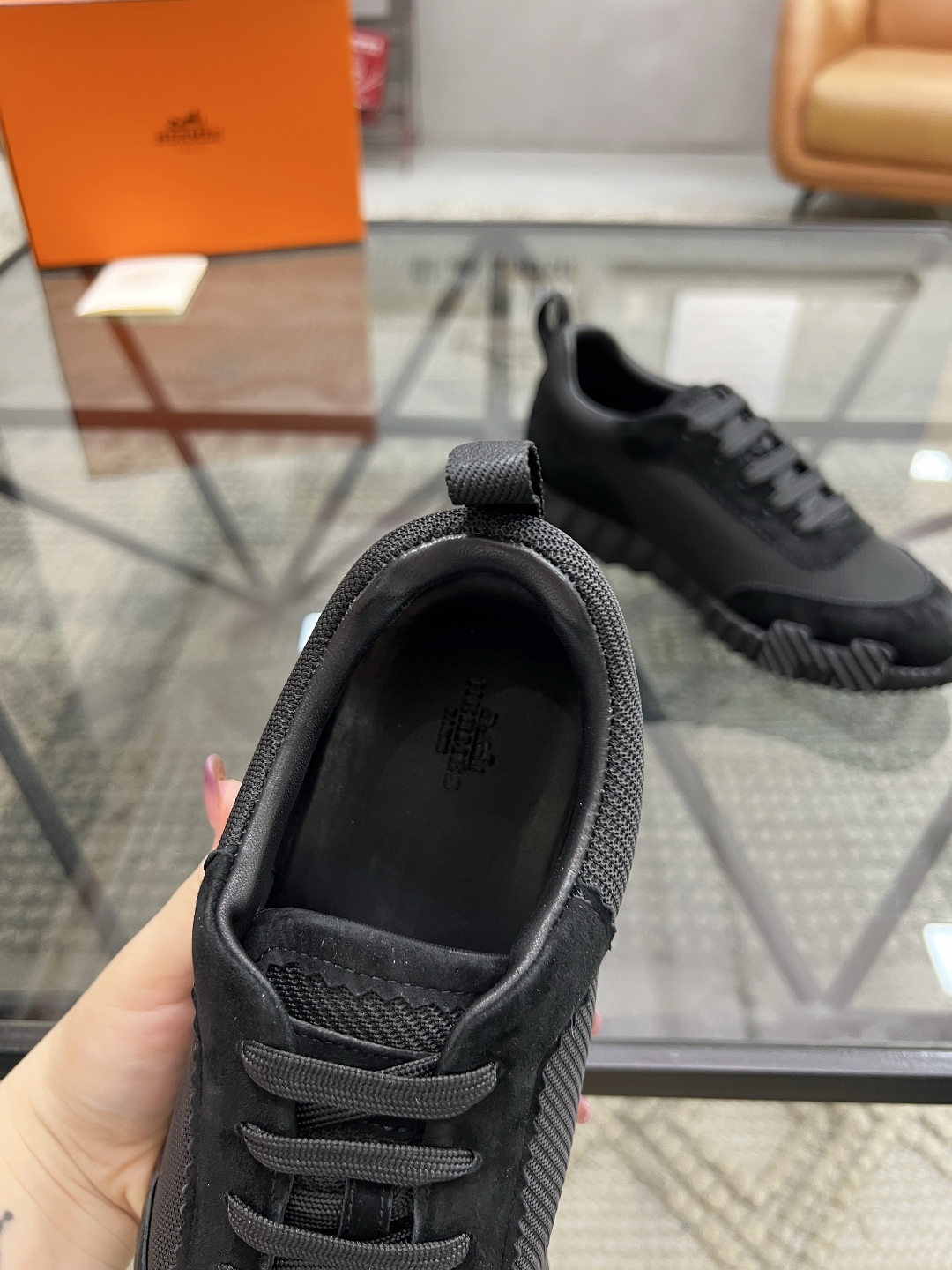  H 🔍顶级代购🇮🇹 爱 超人气男神运动鞋新品来袭专柜同步发售原厂配置，意大利进口原版牛皮搭配网布面料，