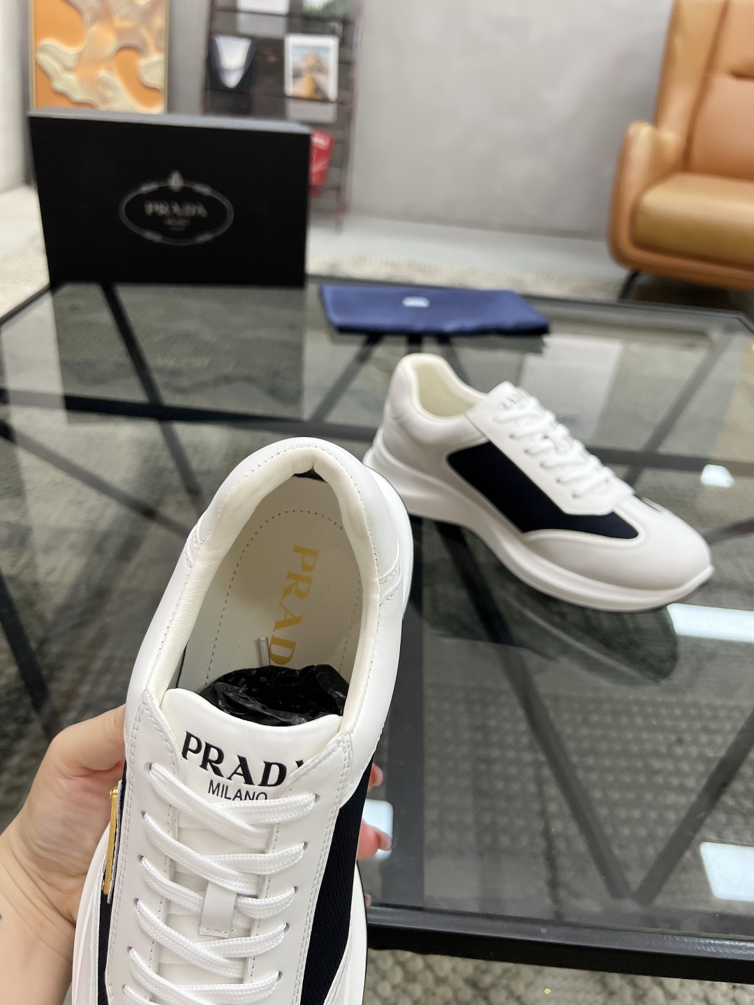 P 🔍顶级代购🇮🇹 普 炸街男神新品来袭，超人气爆款专柜新款，原厂配置意大利进口牛皮搭配网布面料，高品