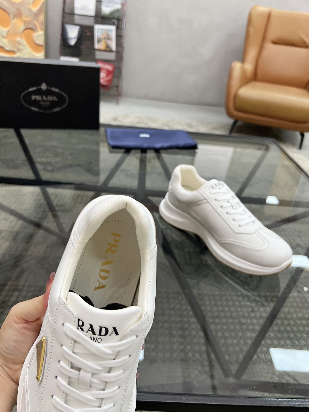  P 🔍顶级代购🇮🇹 普 炸街男神新品来袭，超人气爆款专柜新款，原厂配置意大利进口牛皮搭配网布面料，高品