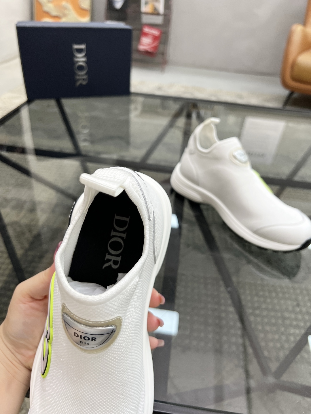  D 🔍顶级代购🇮🇹 迪 炸街男神套脚新品休闲鞋，意大利进口原版飞织面料，透气舒适。鞋底：原厂特供原版底