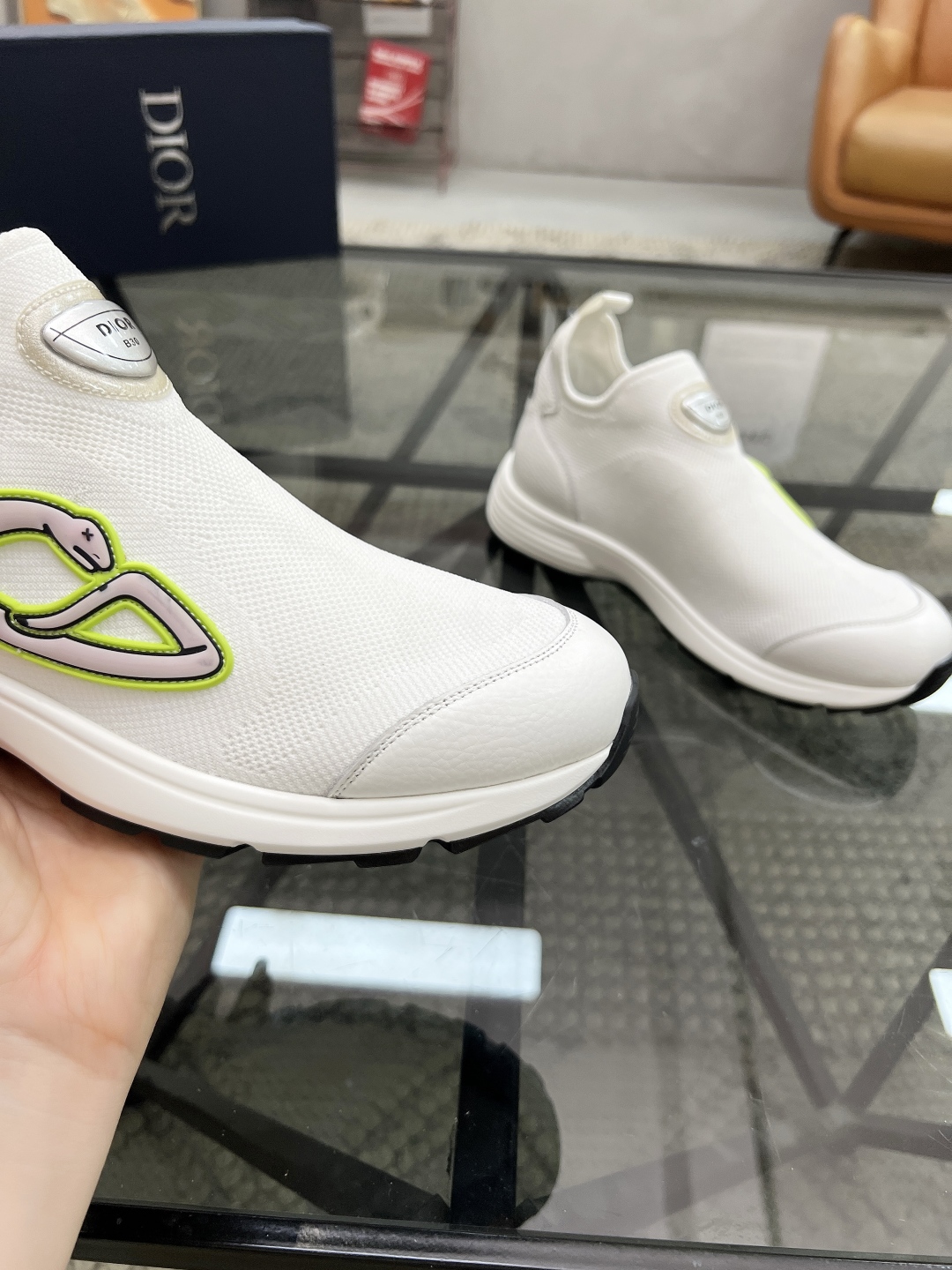  D 🔍顶级代购🇮🇹 迪 炸街男神套脚新品休闲鞋，意大利进口原版飞织面料，透气舒适。鞋底：原厂特供原版底