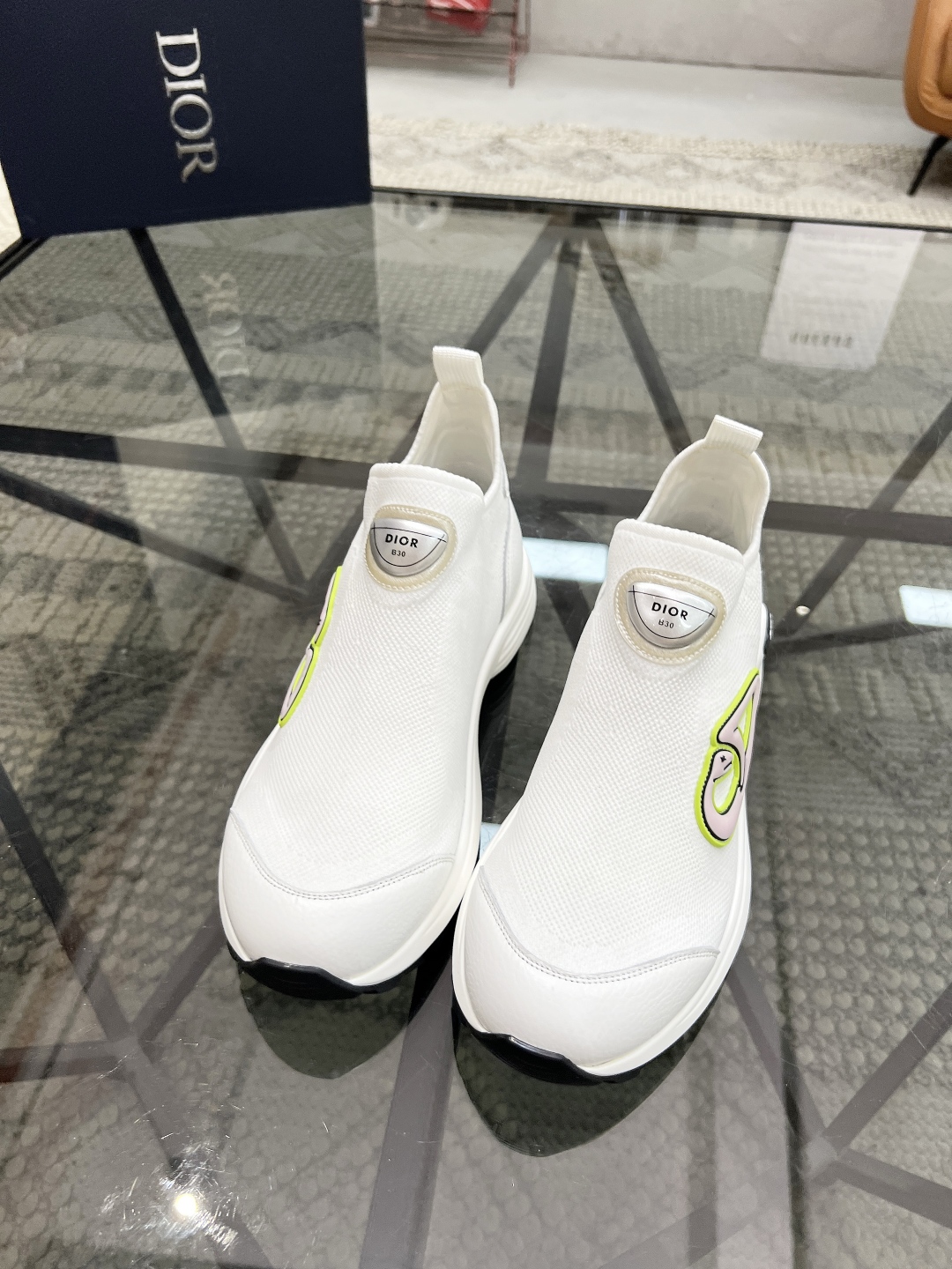  D 🔍顶级代购🇮🇹 迪 炸街男神套脚新品休闲鞋，意大利进口原版飞织面料，透气舒适。鞋底：原厂特供原版底