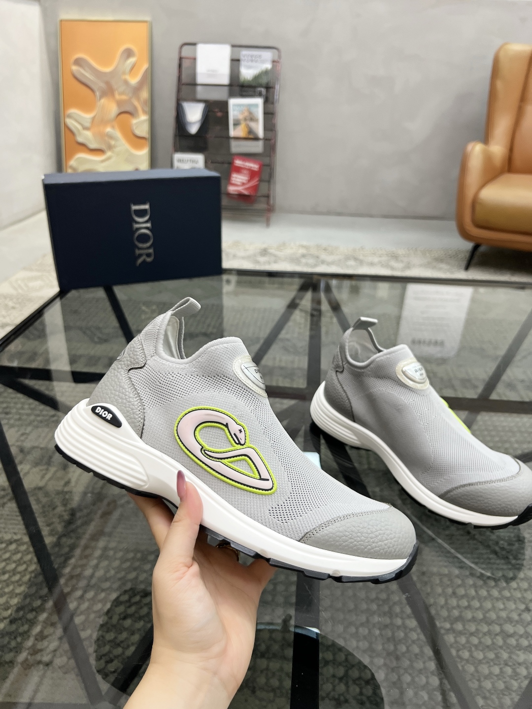  D 🔍顶级代购🇮🇹 迪 炸街男神套脚新品休闲鞋，意大利进口原版飞织面料，透气舒适。鞋底：原厂特供原版底