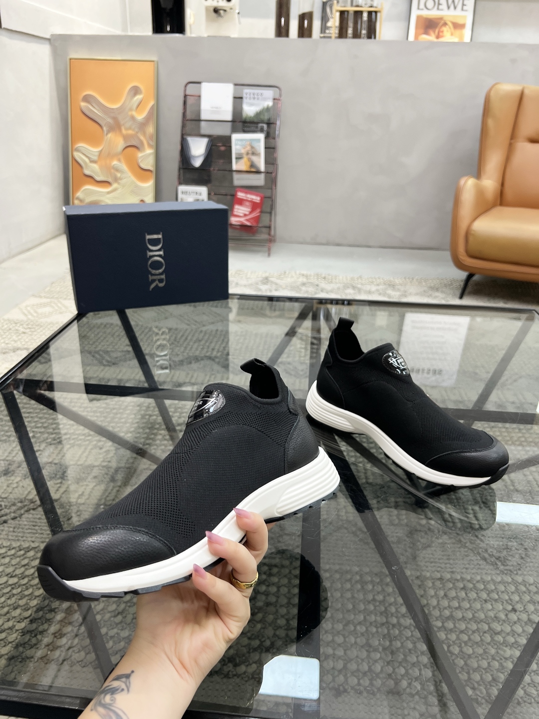  D 🔍顶级代购🇮🇹 迪 炸街男神套脚新品休闲鞋，意大利进口原版飞织面料，透气舒适。鞋底：原厂特供原版底