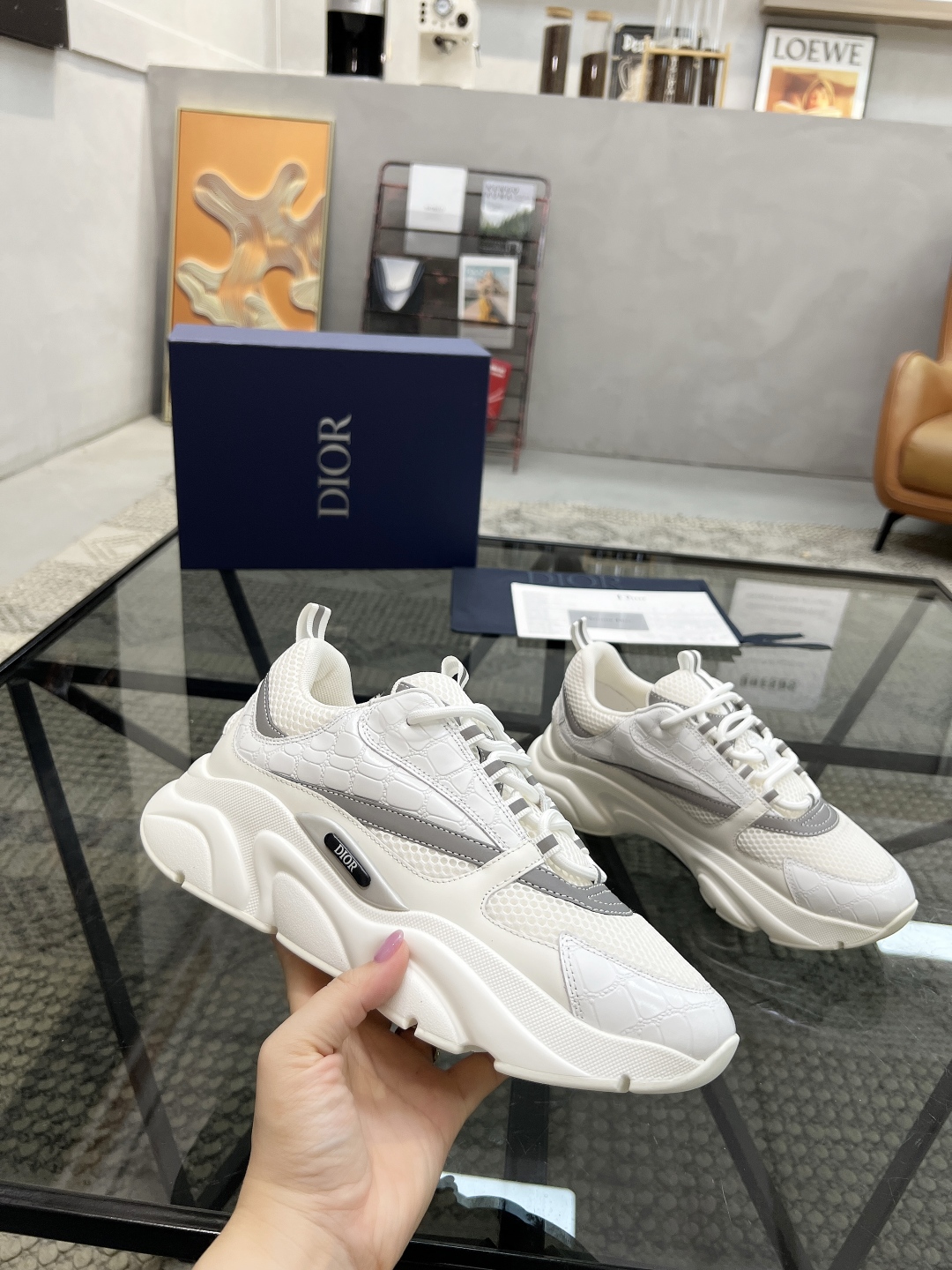  D 🔍顶级代购🇮🇹 迪 炸街爆款男士运动板鞋专柜同步，鞋面意大利进口牛皮搭配透气网布，高难度复杂工艺品
