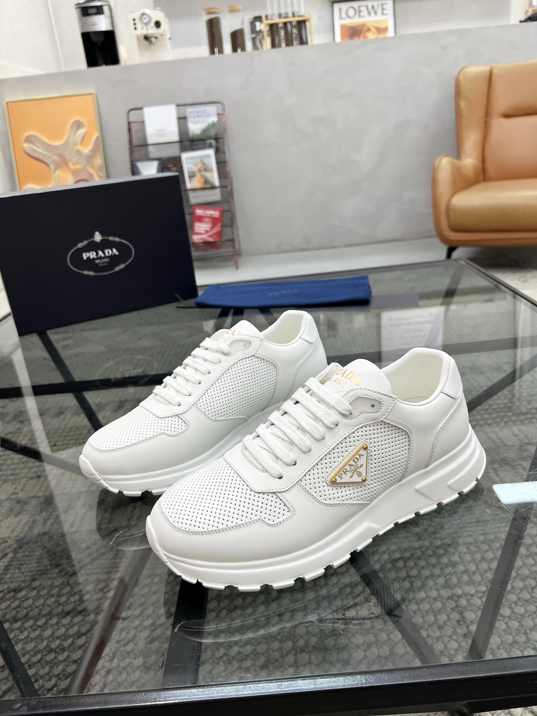  P 🔍顶级代购🇮🇹 普 炸街男神新品运动休闲鞋专柜同步，鞋面意大利进口牛皮搭面料，进口水染牛皮里垫，鞋