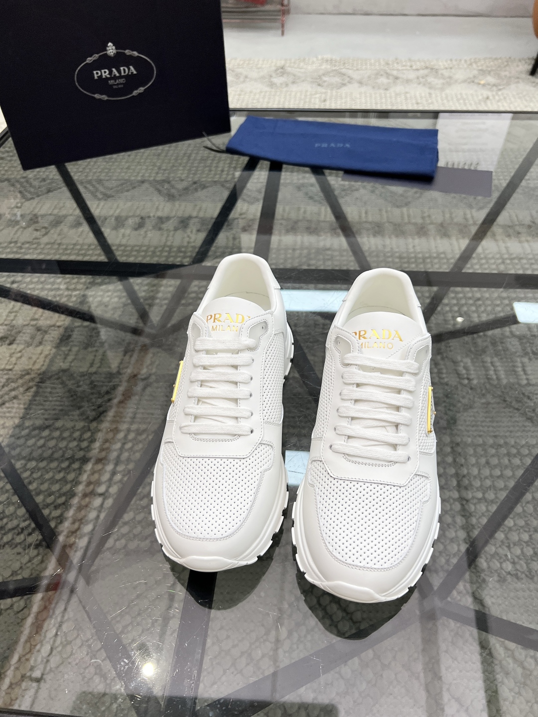  P 🔍顶级代购🇮🇹 普 炸街男神新品运动休闲鞋专柜同步，鞋面意大利进口牛皮搭面料，进口水染牛皮里垫，鞋