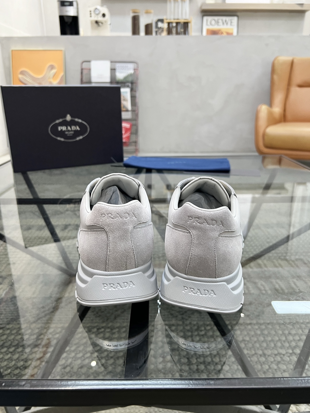  P 🔍顶级代购🇮🇹 普 炸街男神新品运动休闲鞋专柜同步，鞋面意大利进口牛皮搭配帆布面料，进口水染牛皮里