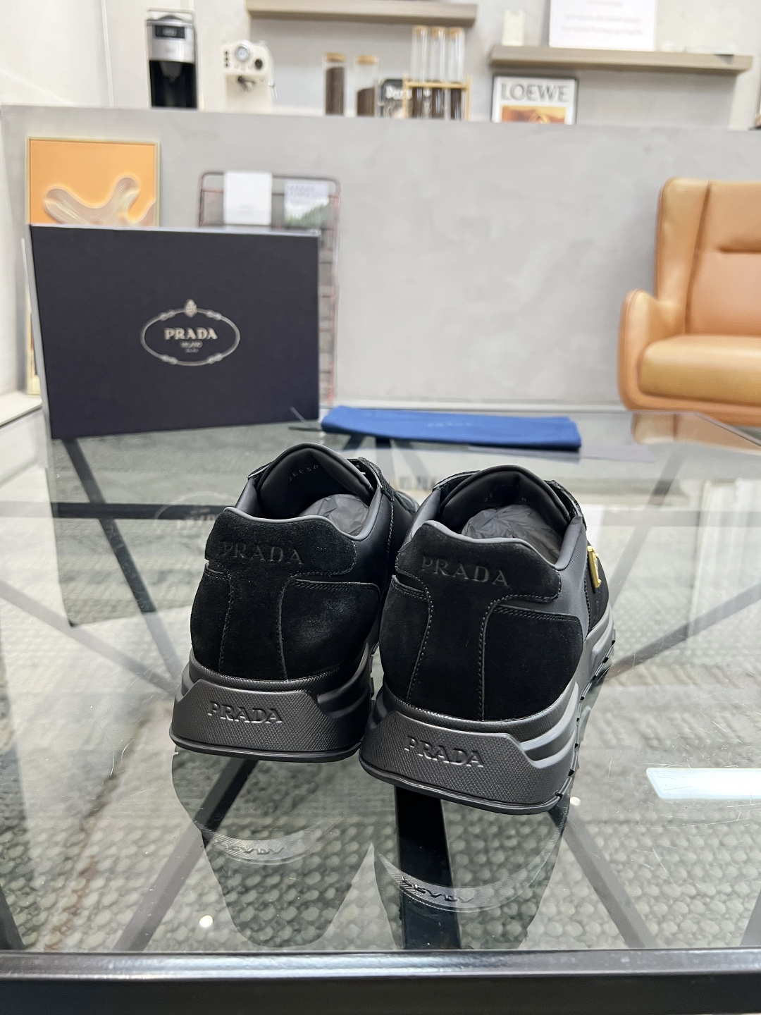  P 🔍顶级代购🇮🇹 普 炸街男神新品运动休闲鞋专柜同步，鞋面意大利进口牛皮搭配帆布面料，进口水染牛皮里