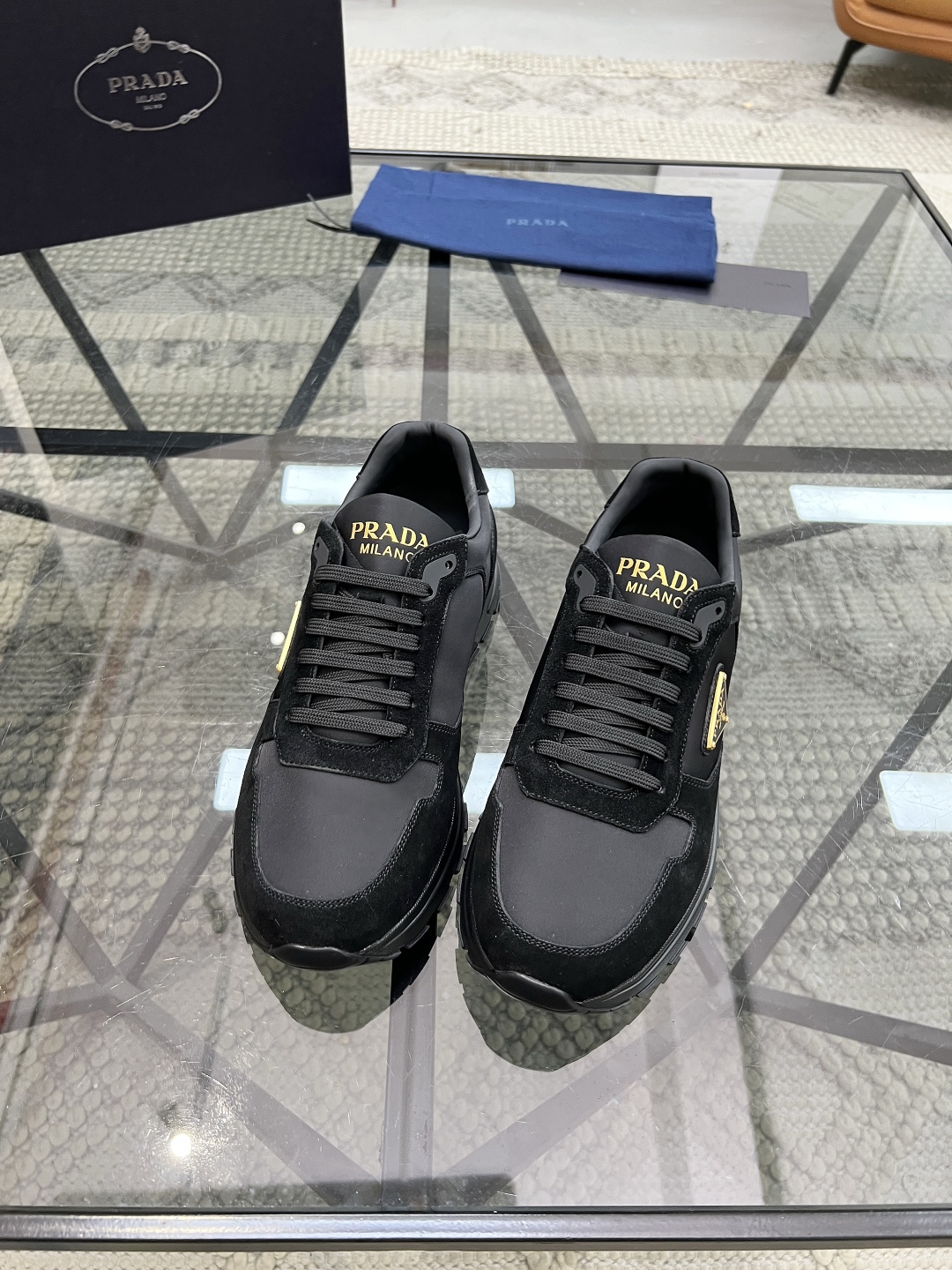  P 🔍顶级代购🇮🇹 普 炸街男神新品运动休闲鞋专柜同步，鞋面意大利进口牛皮搭配帆布面料，进口水染牛皮里