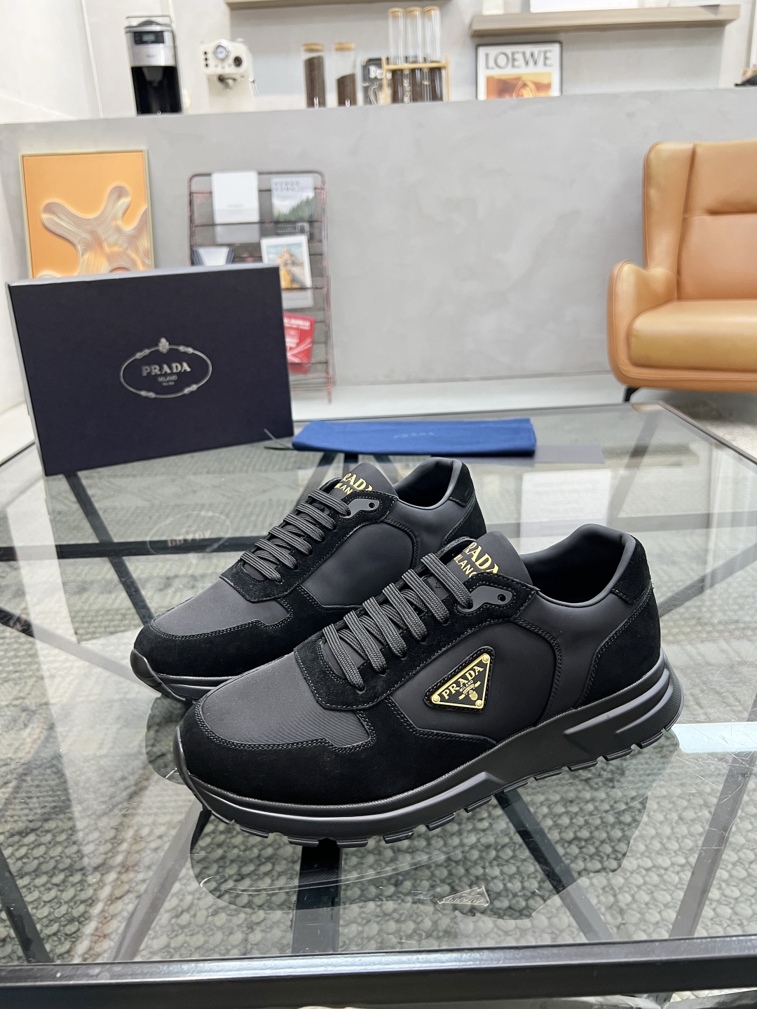  P 🔍顶级代购🇮🇹 普 炸街男神新品运动休闲鞋专柜同步，鞋面意大利进口牛皮搭配帆布面料，进口水染牛皮里