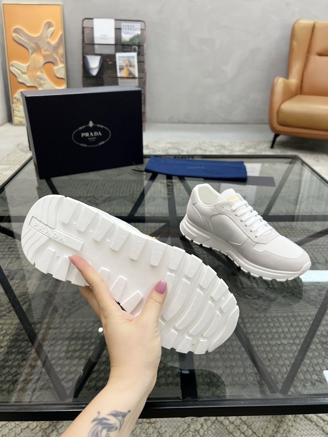  P 🔍顶级代购🇮🇹 普 炸街男神新品运动休闲鞋专柜同步，鞋面意大利进口牛皮搭配帆布面料，进口水染牛皮里