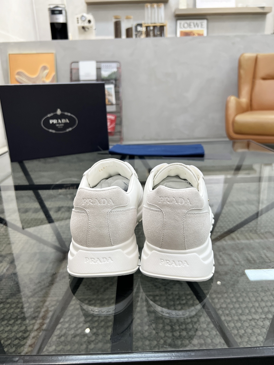  P 🔍顶级代购🇮🇹 普 炸街男神新品运动休闲鞋专柜同步，鞋面意大利进口牛皮搭配帆布面料，进口水染牛皮里