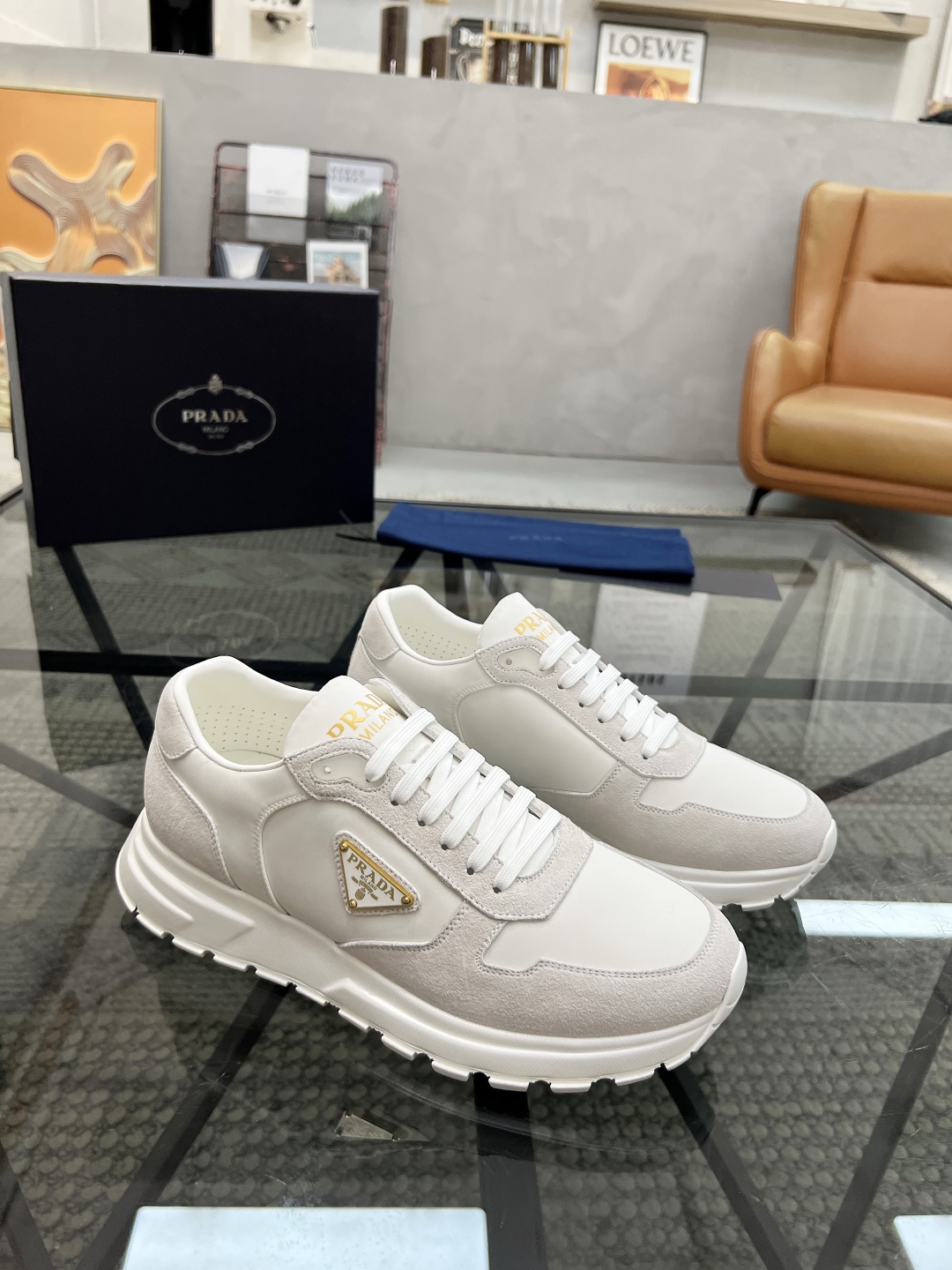  P 🔍顶级代购🇮🇹 普 炸街男神新品运动休闲鞋专柜同步，鞋面意大利进口牛皮搭配帆布面料，进口水染牛皮里