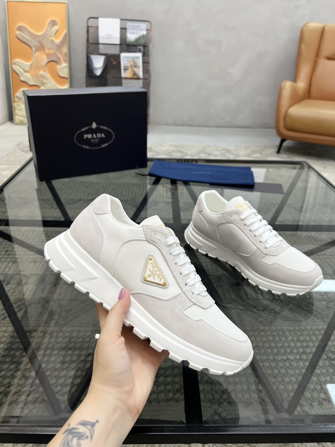  P 🔍顶级代购🇮🇹 普 炸街男神新品运动休闲鞋专柜同步，鞋面意大利进口牛皮搭配帆布面料，进口水染牛皮里