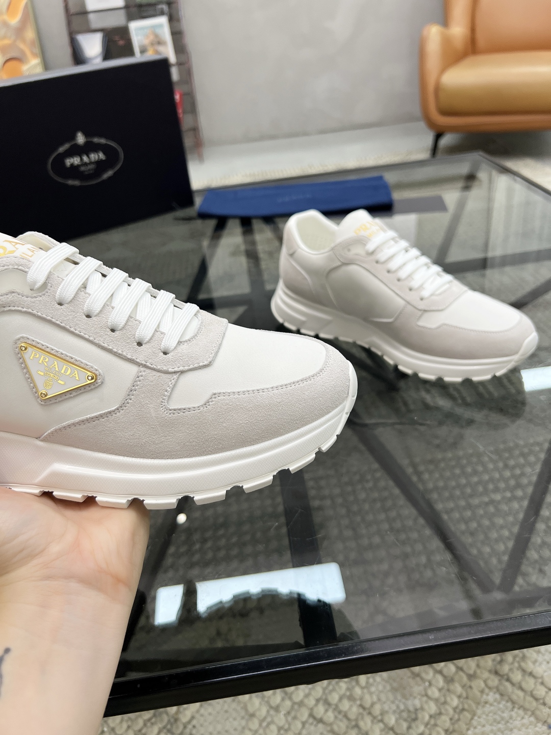  P 🔍顶级代购🇮🇹 普 炸街男神新品运动休闲鞋专柜同步，鞋面意大利进口牛皮搭配帆布面料，进口水染牛皮里