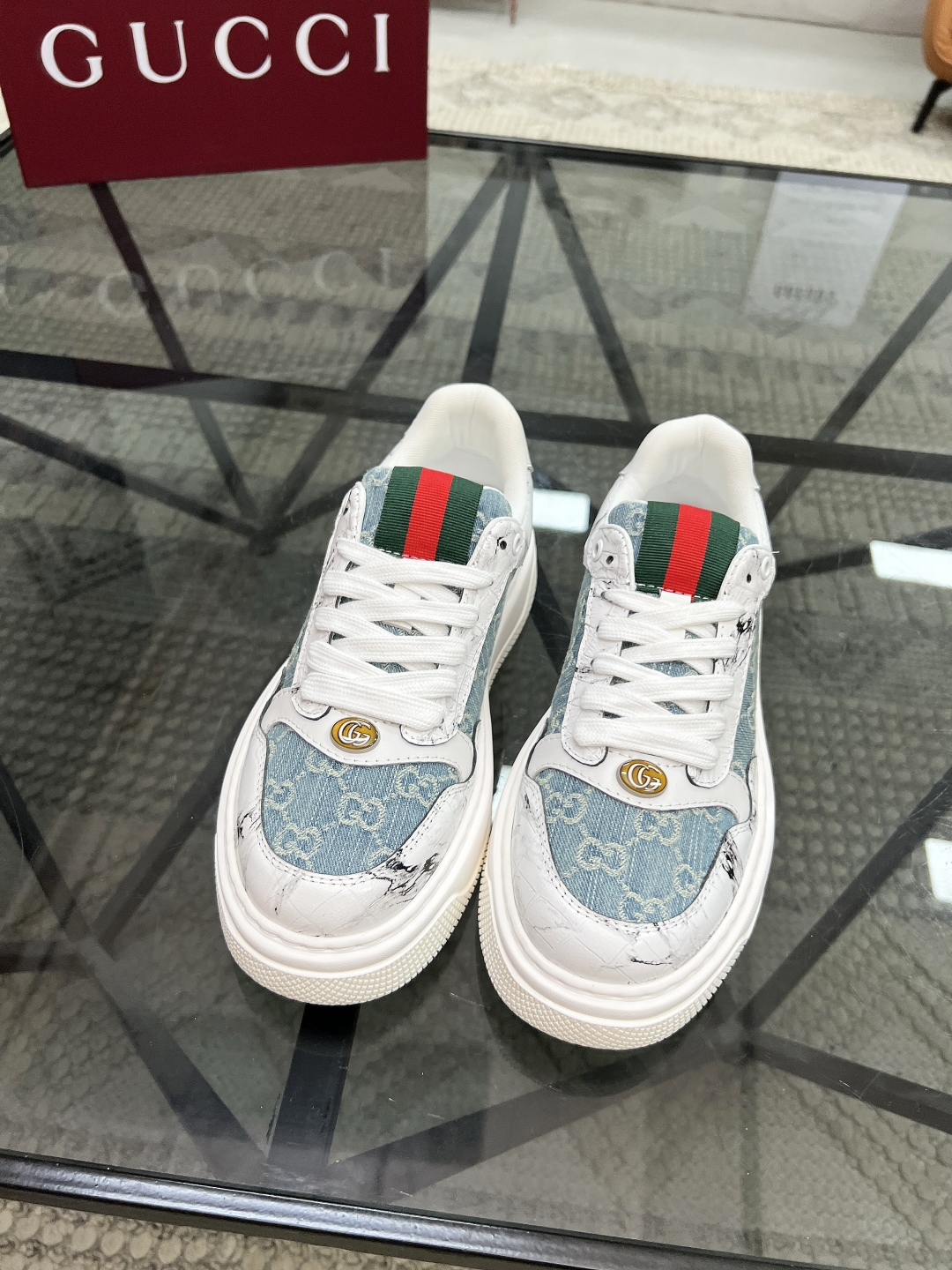  G 🔍顶级代购🇮🇹 古 炸街男神运动新品专柜同步发售原厂配置，意大利进口进口牛皮面料，柔软舒适网布内里
