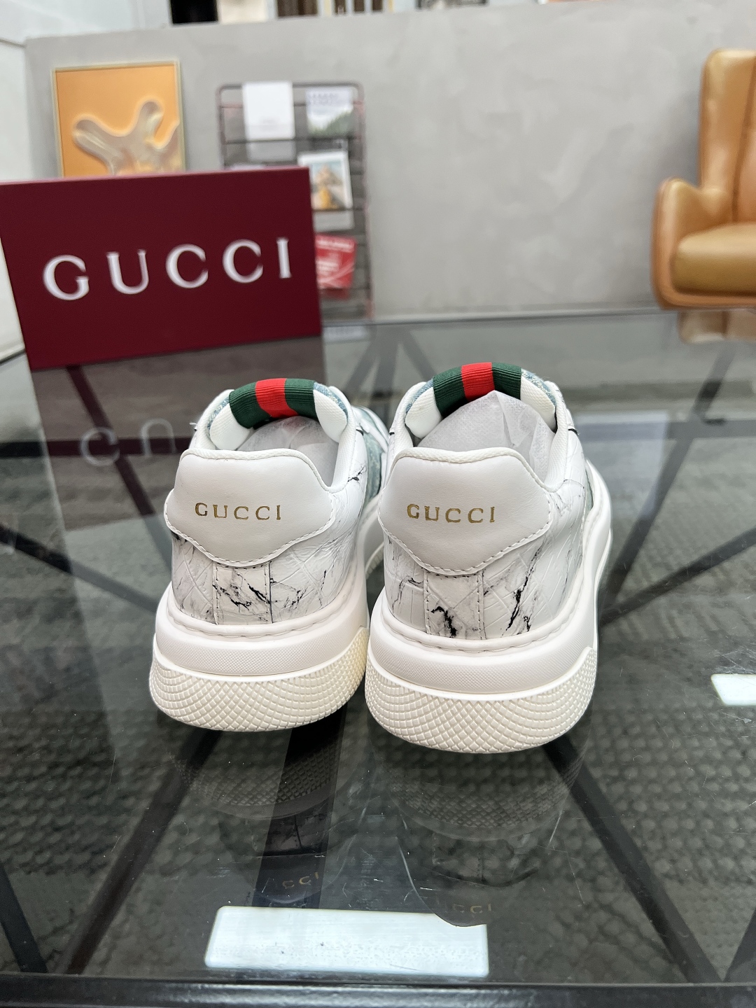  G 🔍顶级代购🇮🇹 古 炸街男神运动新品专柜同步发售原厂配置，意大利进口进口牛皮面料，柔软舒适网布内里