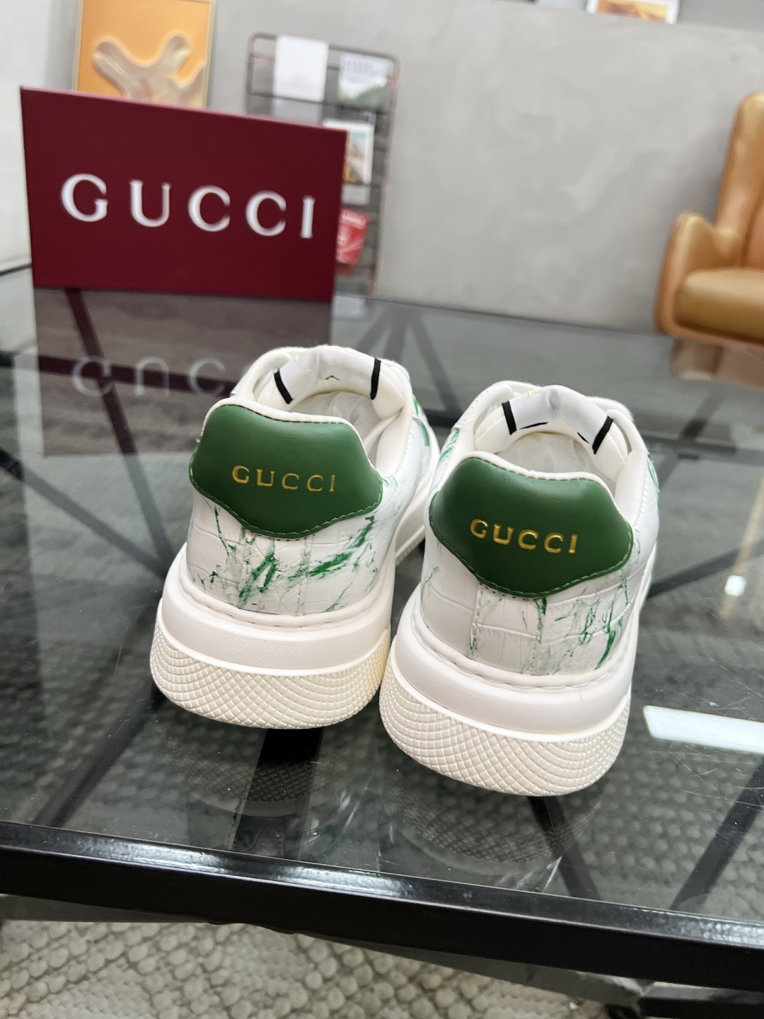  G 🔍顶级代购🇮🇹 古 炸街男神运动新品专柜同步发售原厂配置，意大利进口进口牛皮面料，柔软舒适网布内里