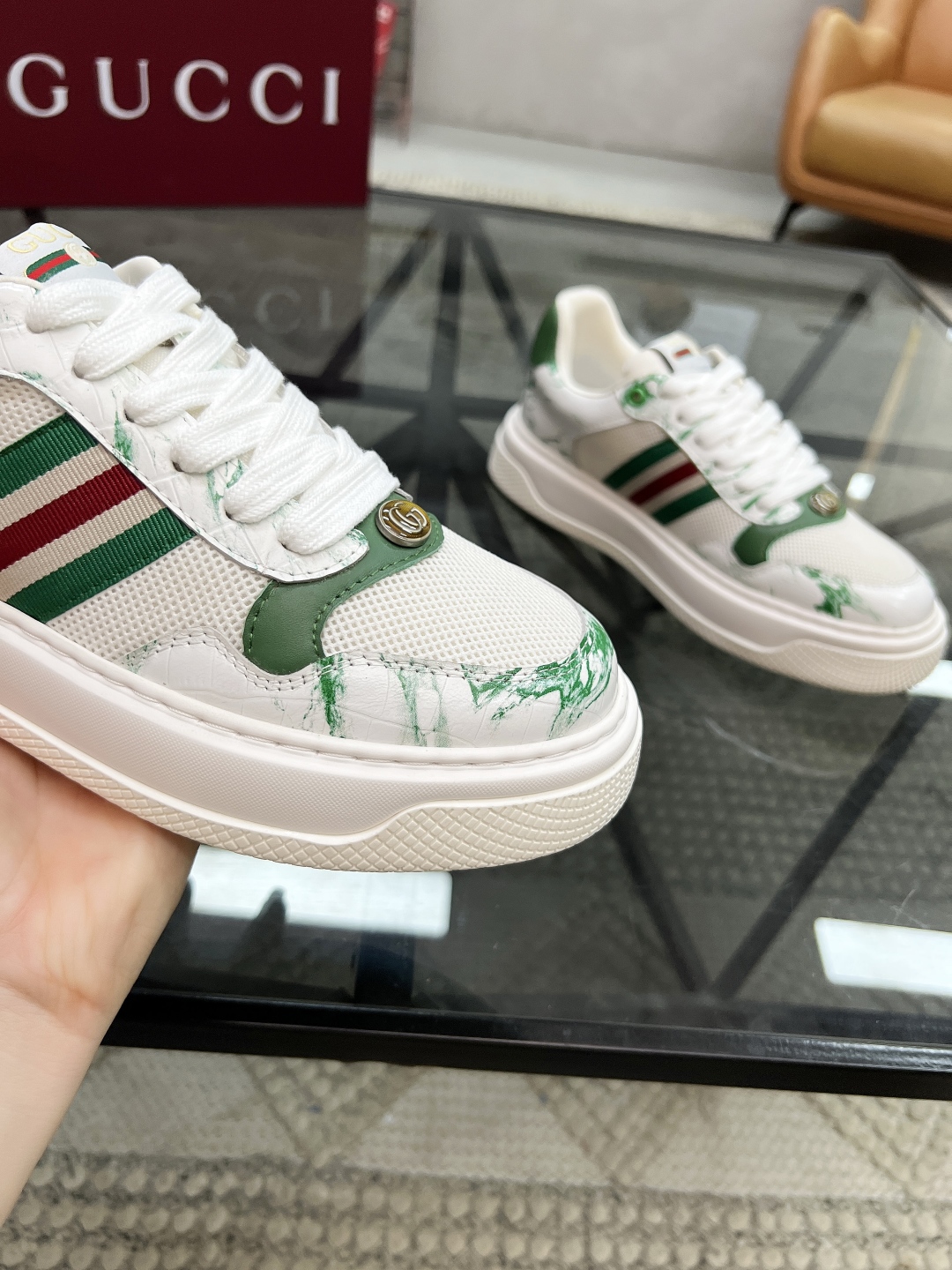  G 🔍顶级代购🇮🇹 古 炸街男神运动新品专柜同步发售原厂配置，意大利进口进口牛皮面料，柔软舒适网布内里